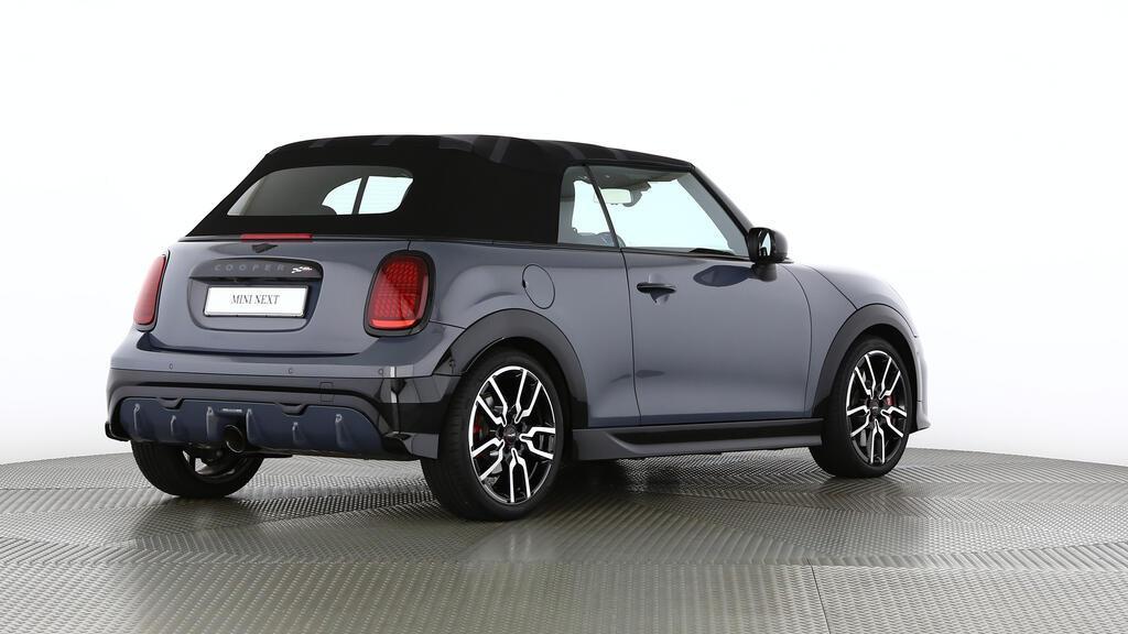 MINI John Cooper Works Cabrio-image-3