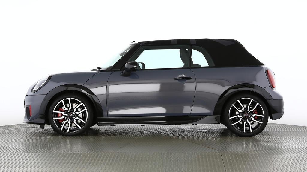 MINI John Cooper Works Cabrio-image-1