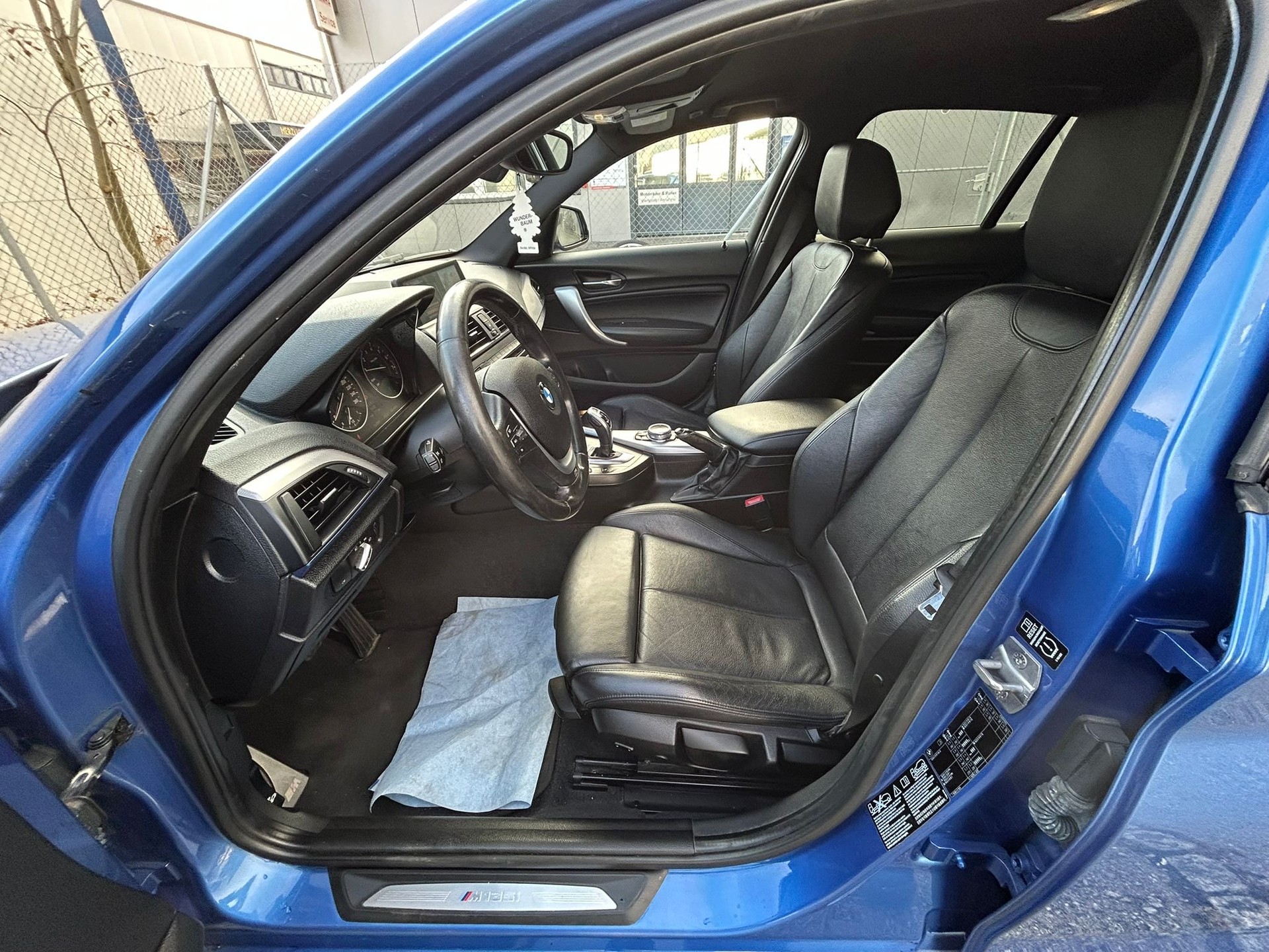 BMW M135i xDrive Steptronic-image-11