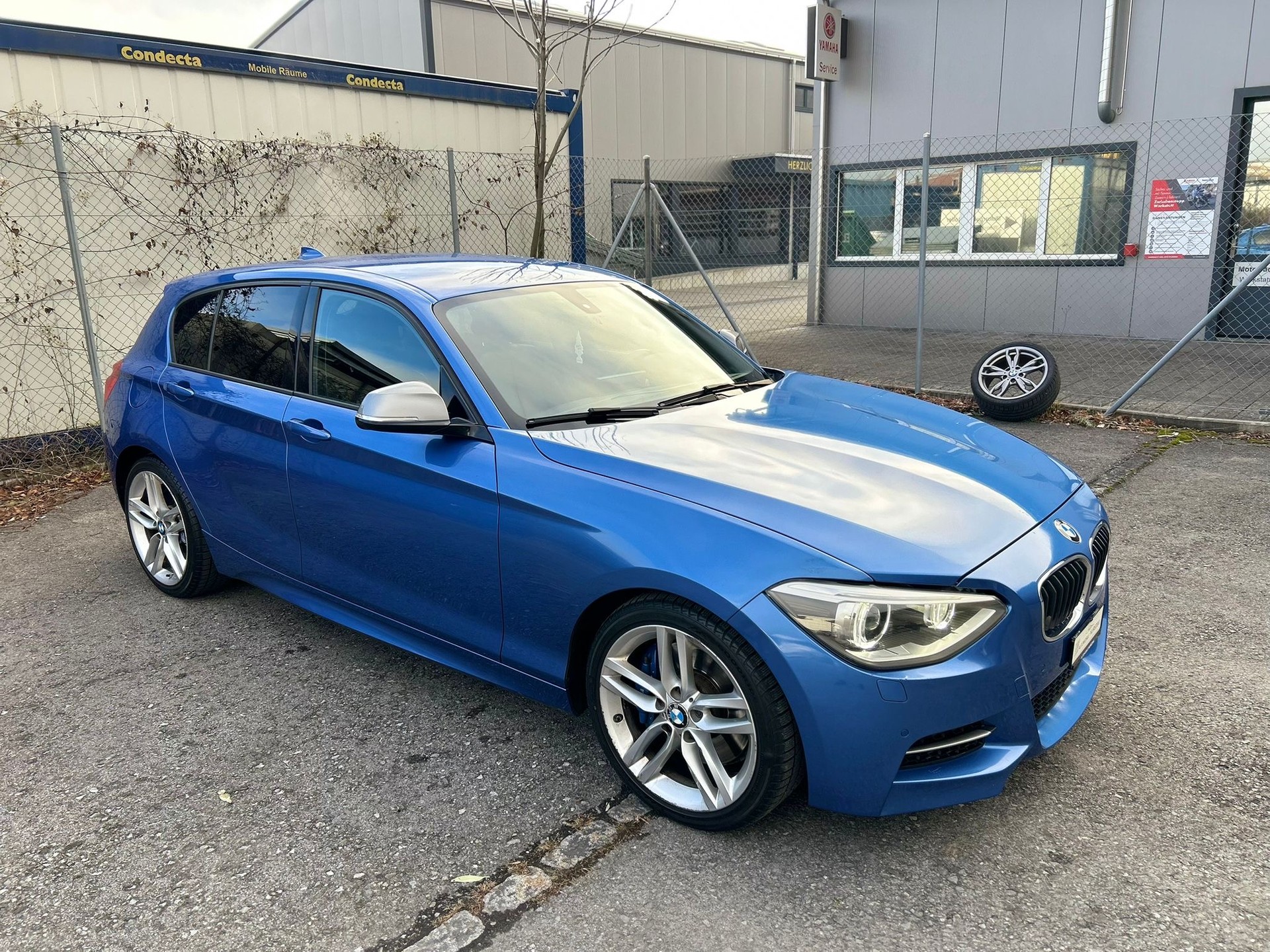 BMW M135i xDrive Steptronic-image-1