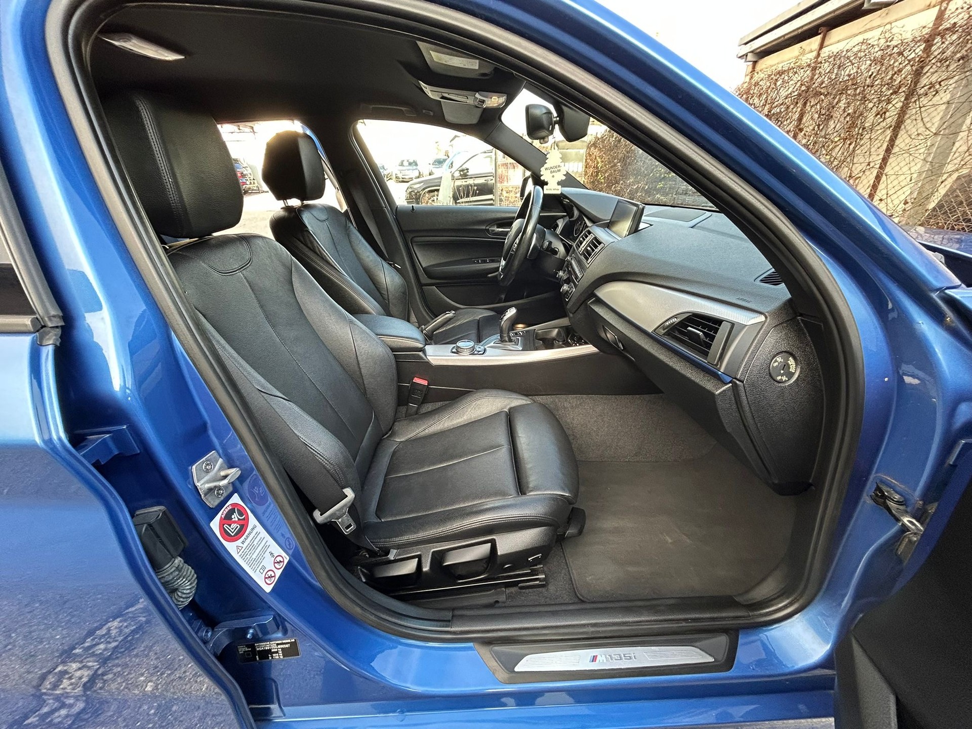 BMW M135i xDrive Steptronic-image-12