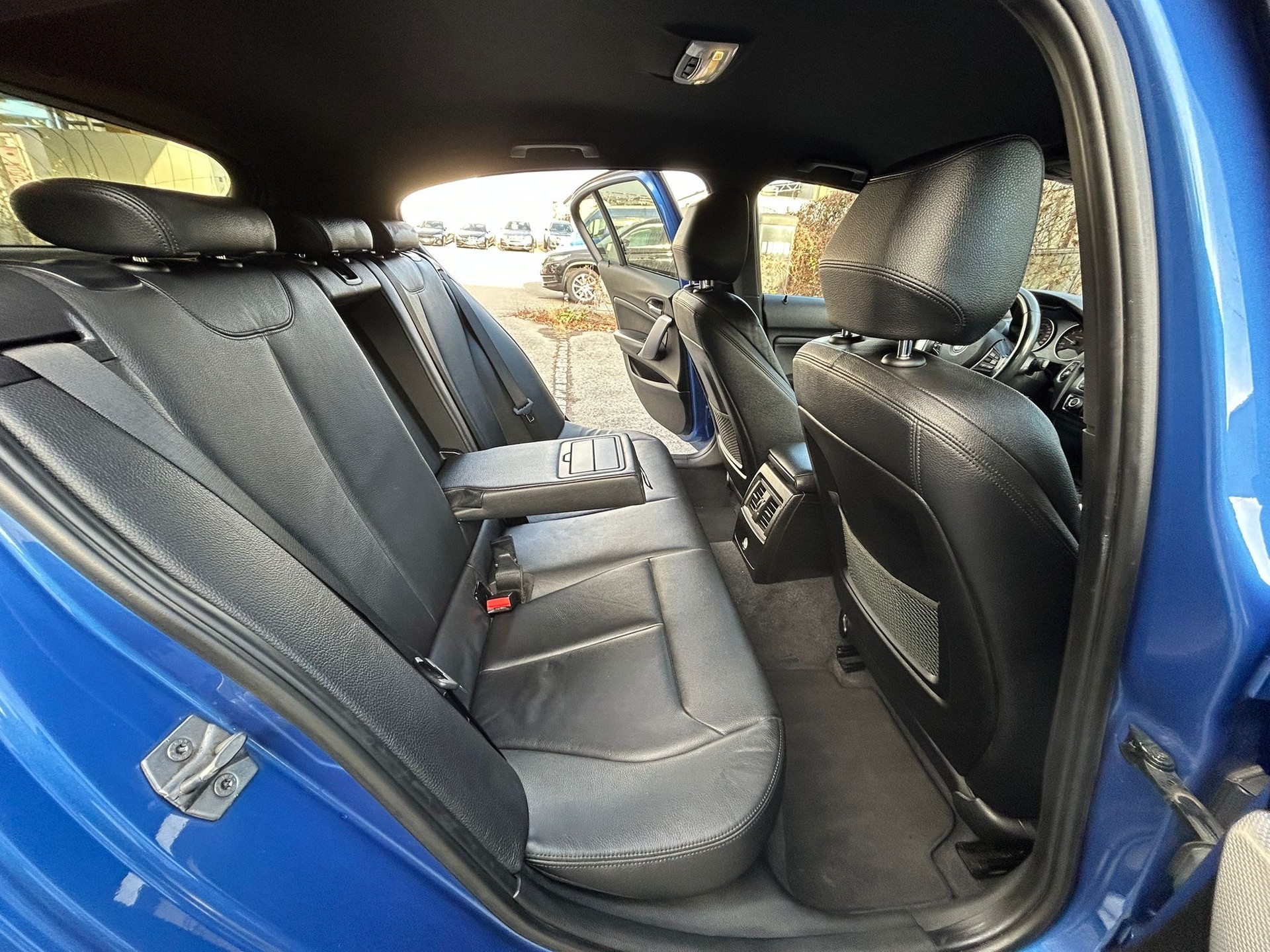 BMW M135i xDrive Steptronic-image-14