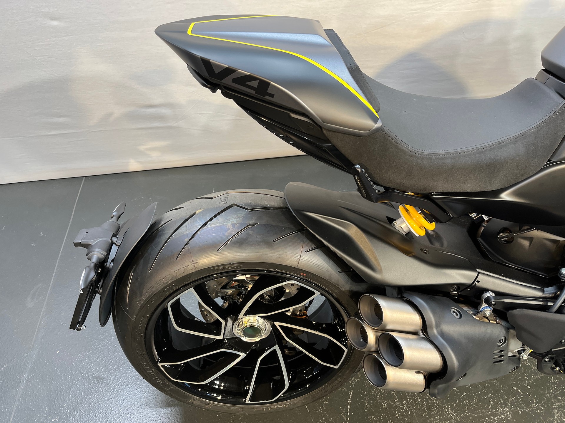 DUCATI Diavel V4 (60)-image-4