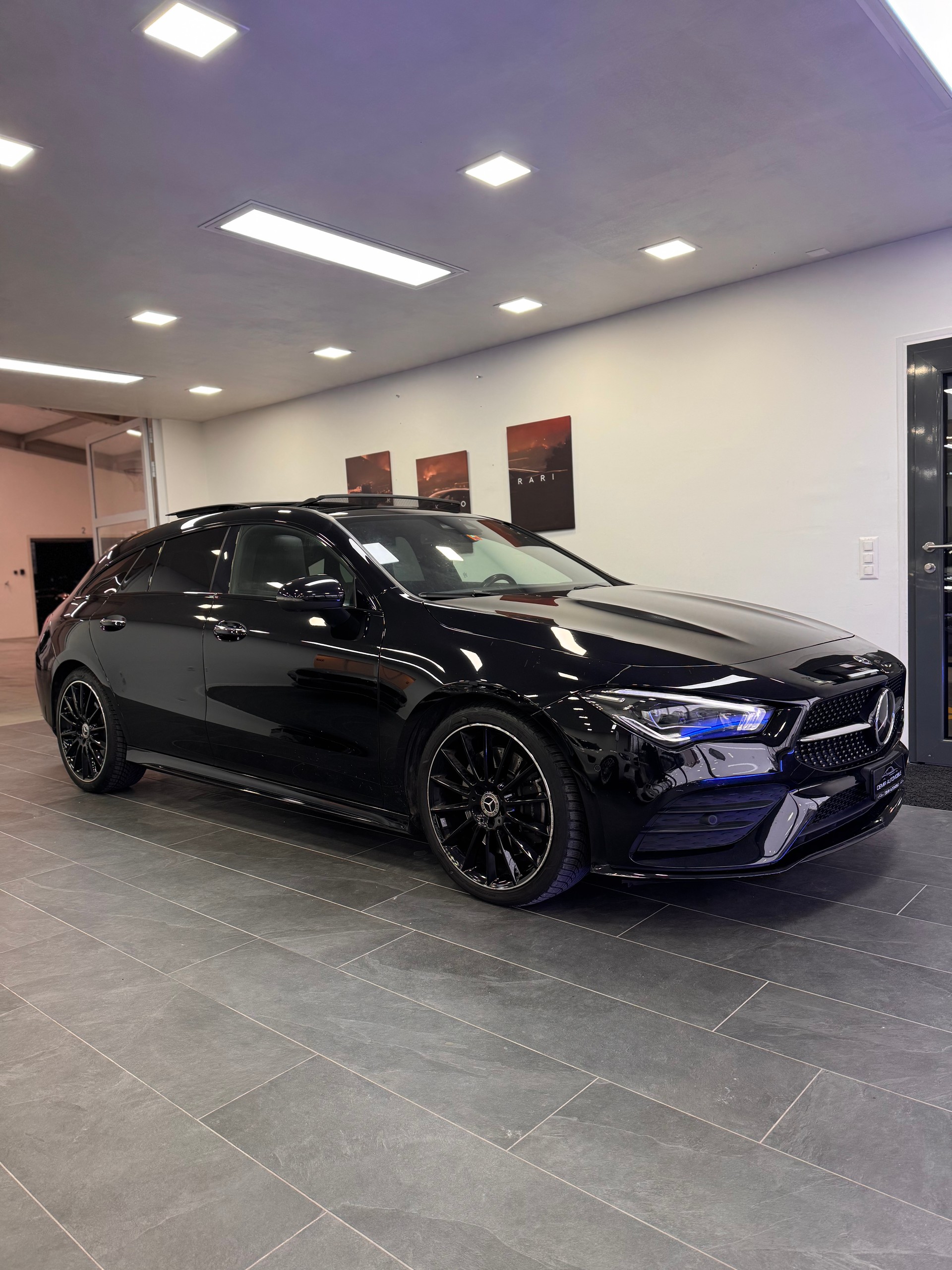 MERCEDES-BENZ CLA Shooting Brake 250 4Matic 7G-DCT AMG Line *CH-Fahrzeug / Panorama / Headup / Multibeam LED / Keyless-Go*-image-2