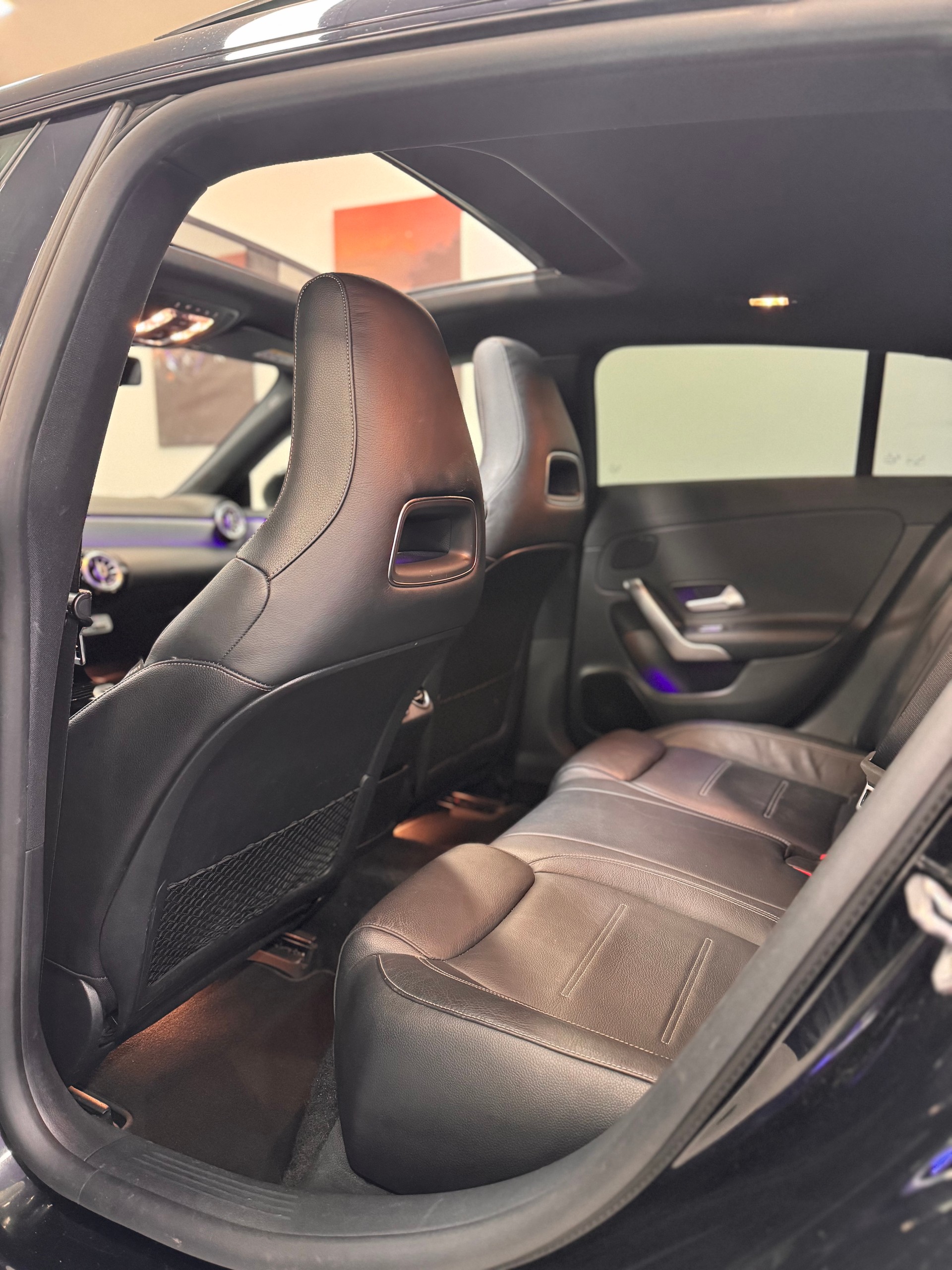 MERCEDES-BENZ CLA Shooting Brake 250 4Matic 7G-DCT AMG Line *CH-Fahrzeug / Panorama / Headup / Multibeam LED / Keyless-Go*-image-8