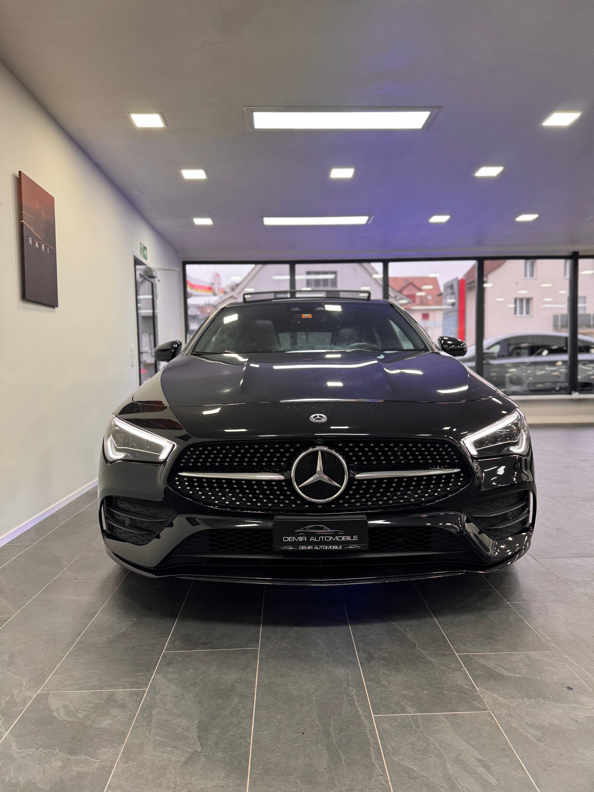 MERCEDES-BENZ CLA Shooting Brake 250 4Matic 7G-DCT AMG Line *CH-Fahrzeug / Panorama / Headup / Multibeam LED / Keyless-Go*-image-1