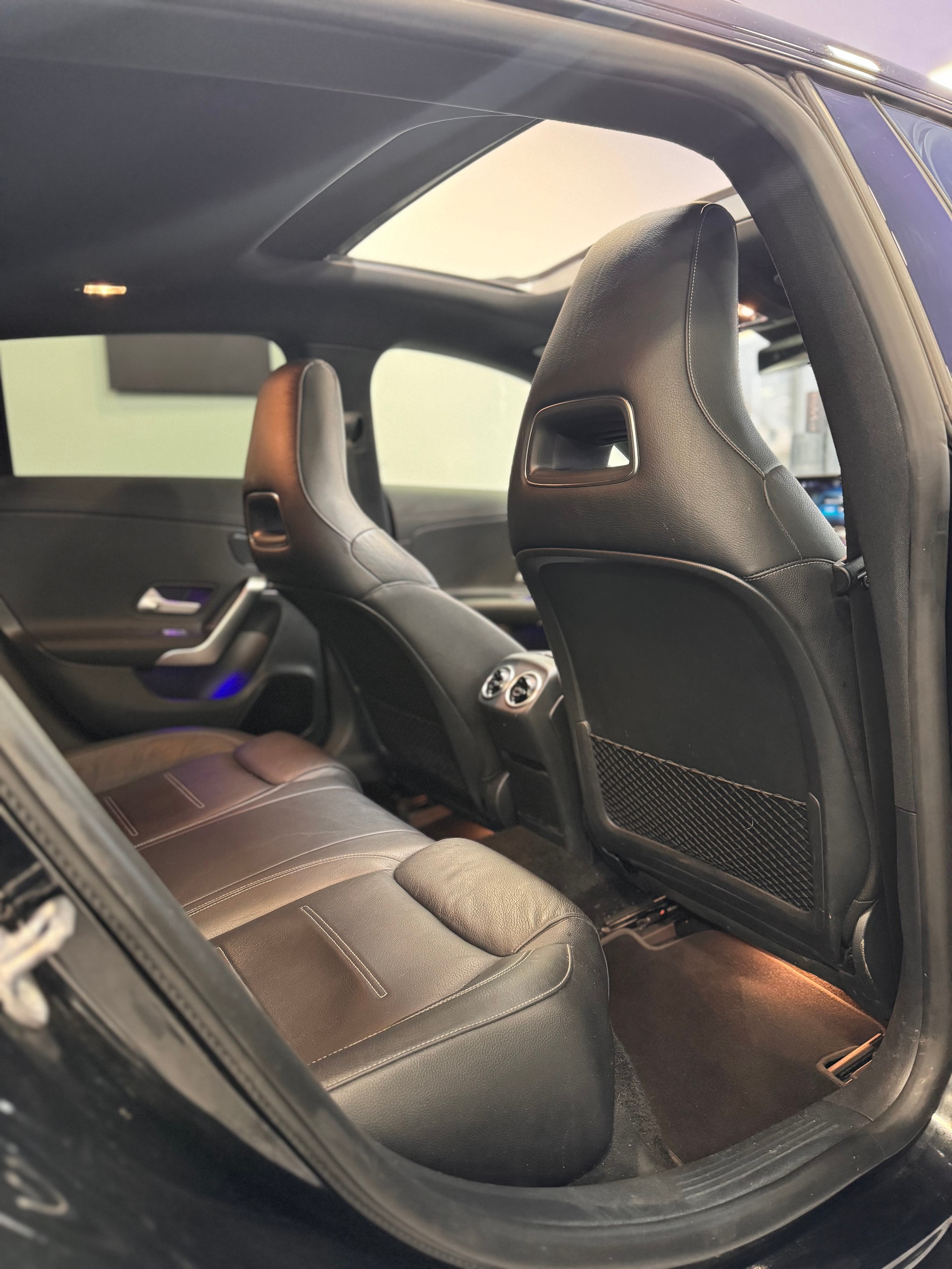 MERCEDES-BENZ CLA Shooting Brake 250 4Matic 7G-DCT AMG Line *CH-Fahrzeug / Panorama / Headup / Multibeam LED / Keyless-Go*-image-9