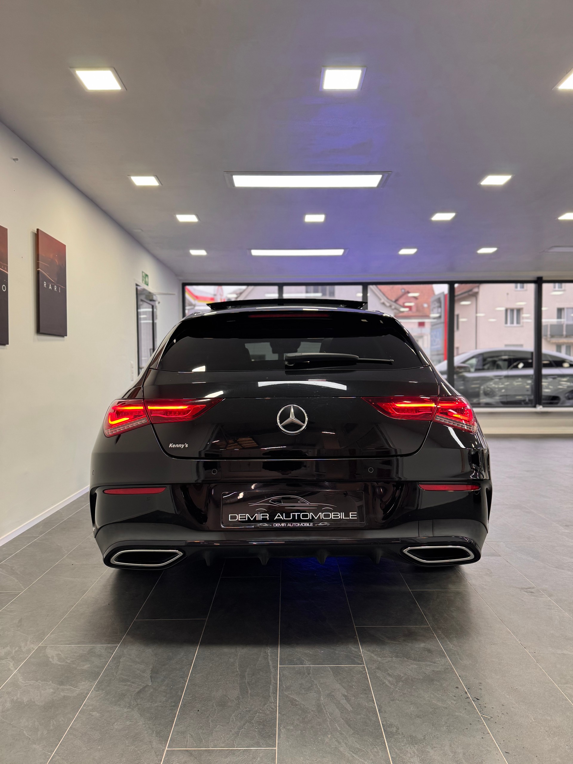 MERCEDES-BENZ CLA Shooting Brake 250 4Matic 7G-DCT AMG Line *CH-Fahrzeug / Panorama / Headup / Multibeam LED / Keyless-Go*-image-4