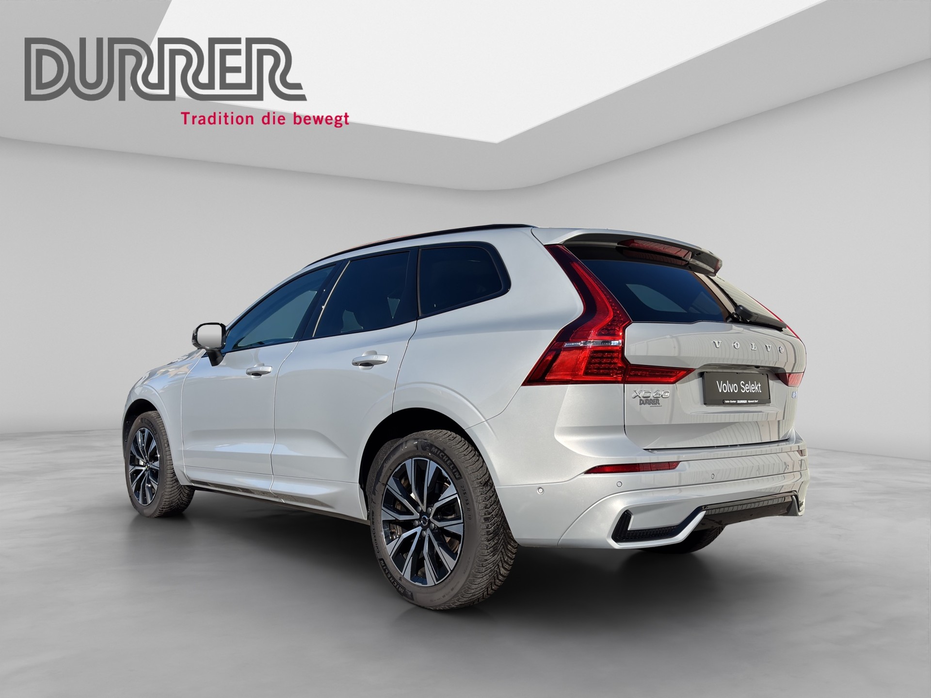 VOLVO XC60 2.0 B5 MH Plus Dark AWD-image-2