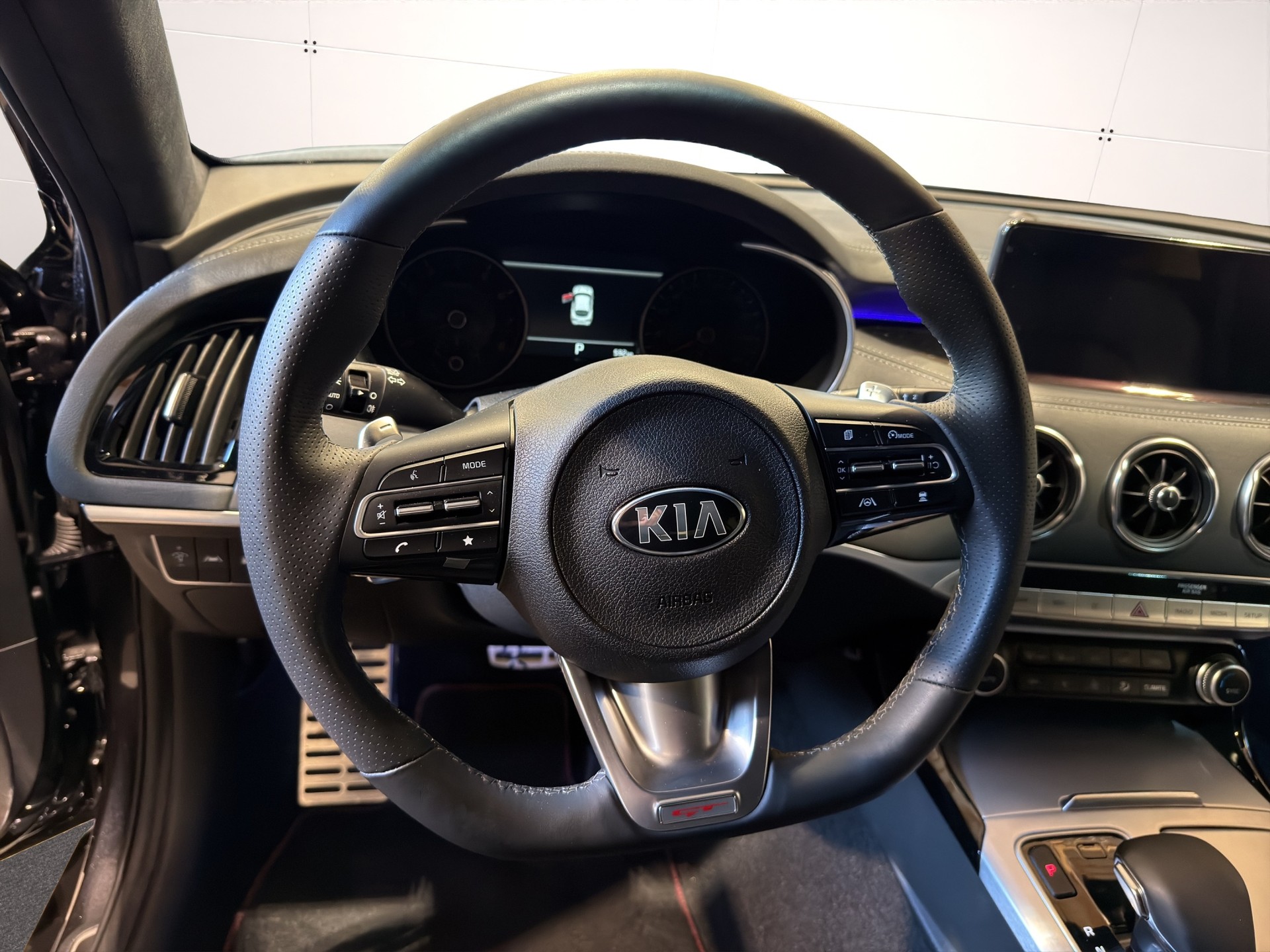 KIA Stinger 3.3 T-GDi GT Automat AWD-image-5