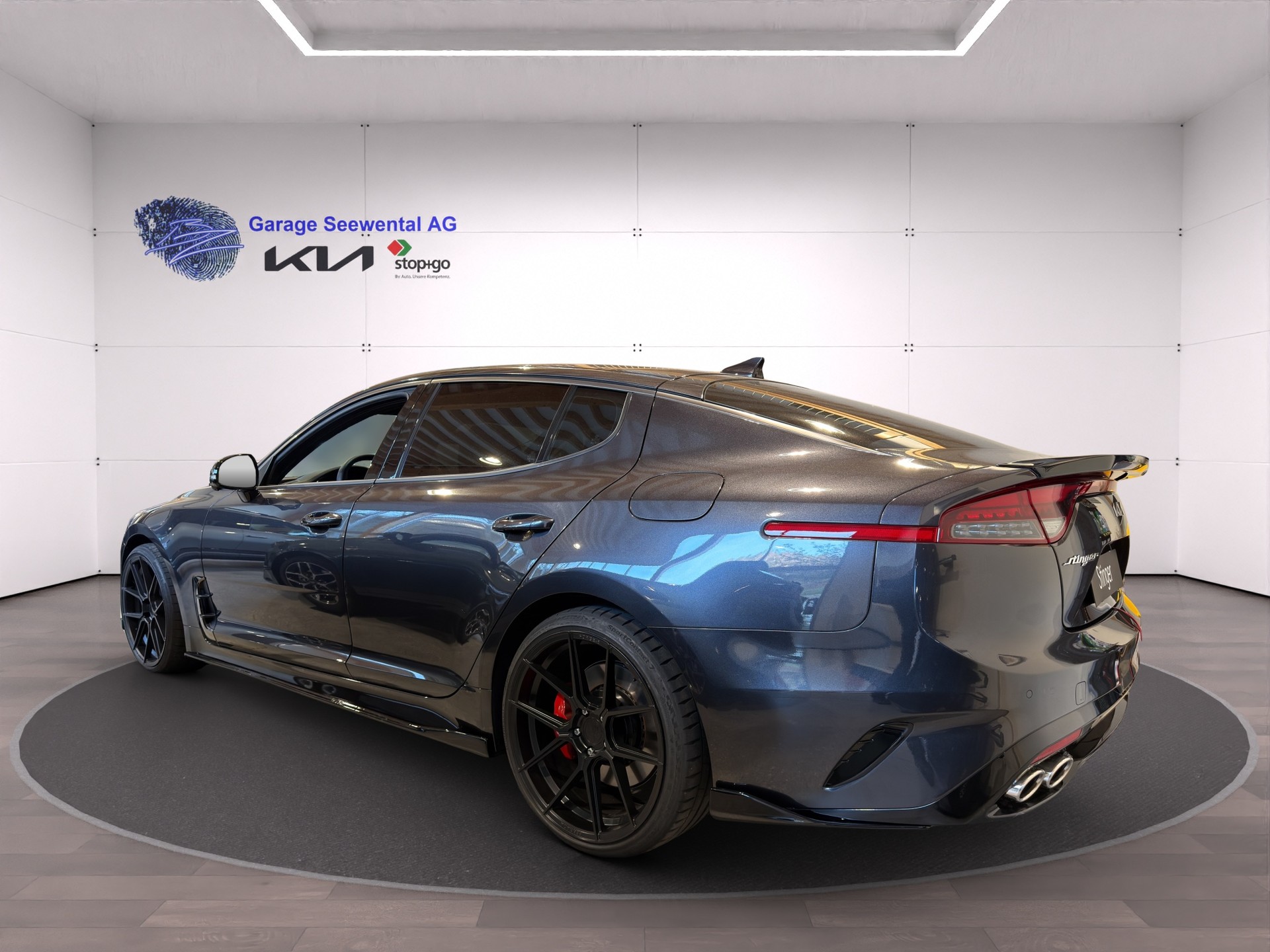 KIA Stinger 3.3 T-GDi GT Automat AWD-showroom-element-2