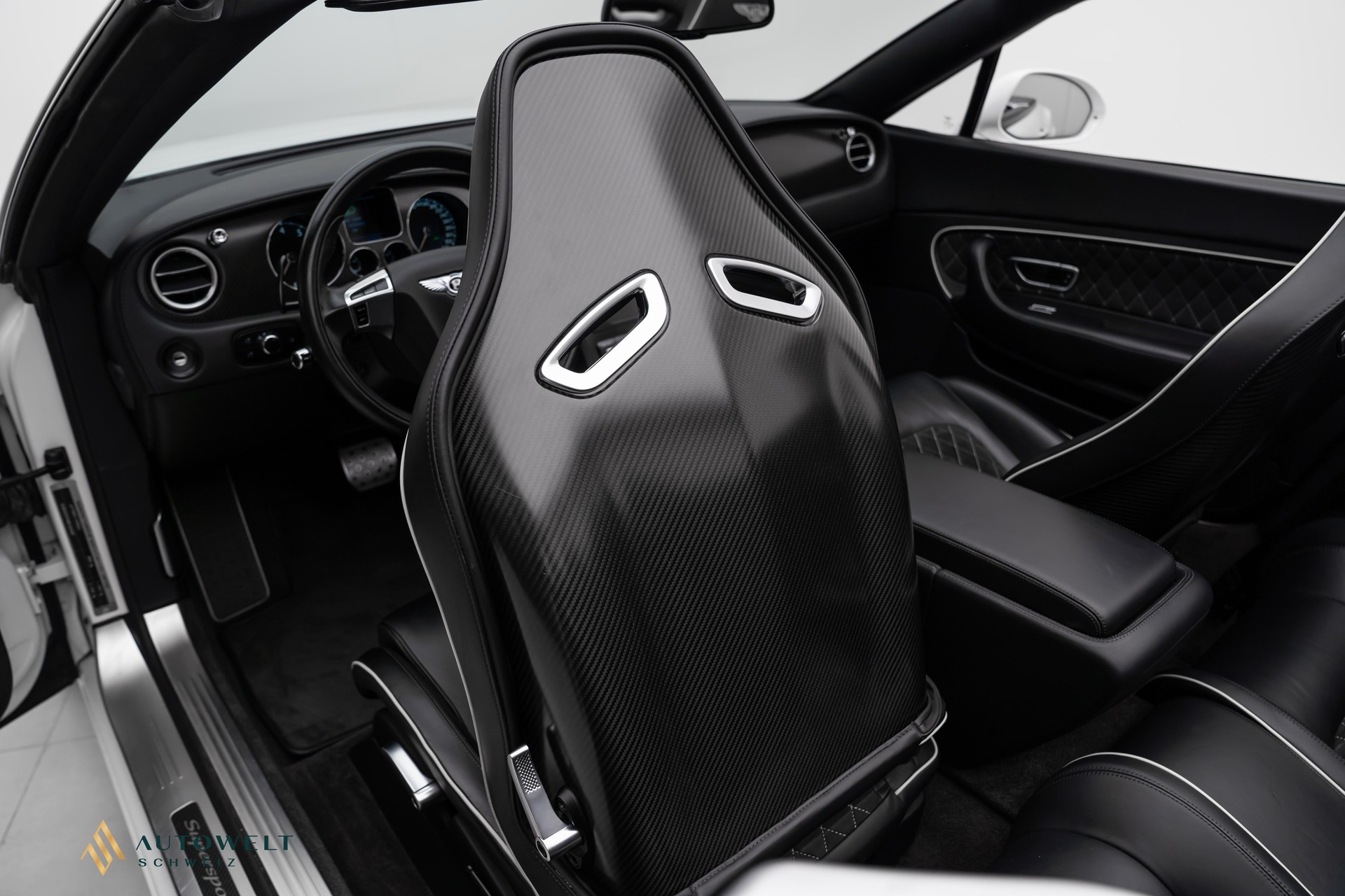 BENTLEY Continental Supersports Convertible 6.0 / Bugatti Sitze-image-6