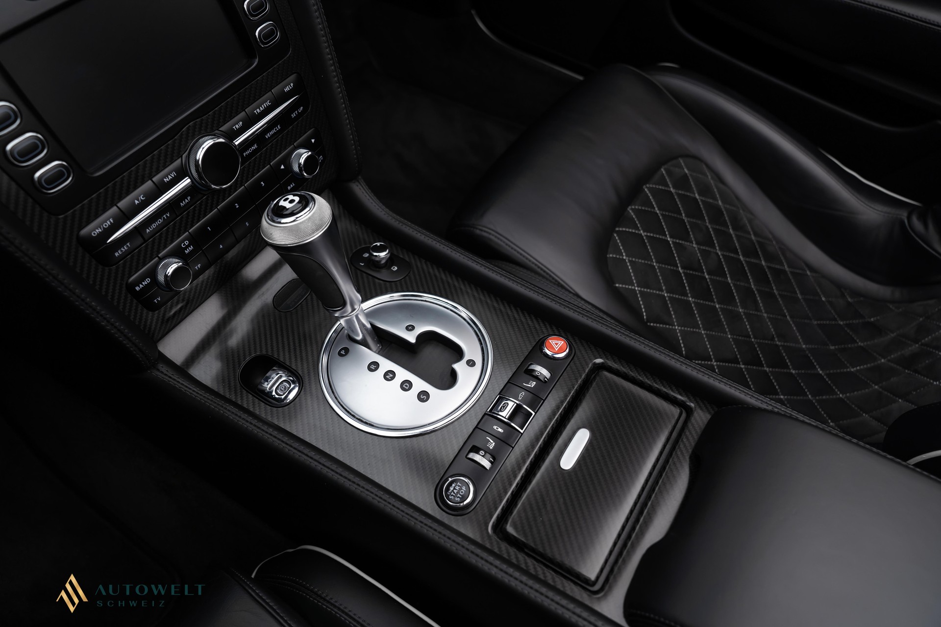BENTLEY Continental Supersports Convertible 6.0 / Bugatti Sitze-image-9