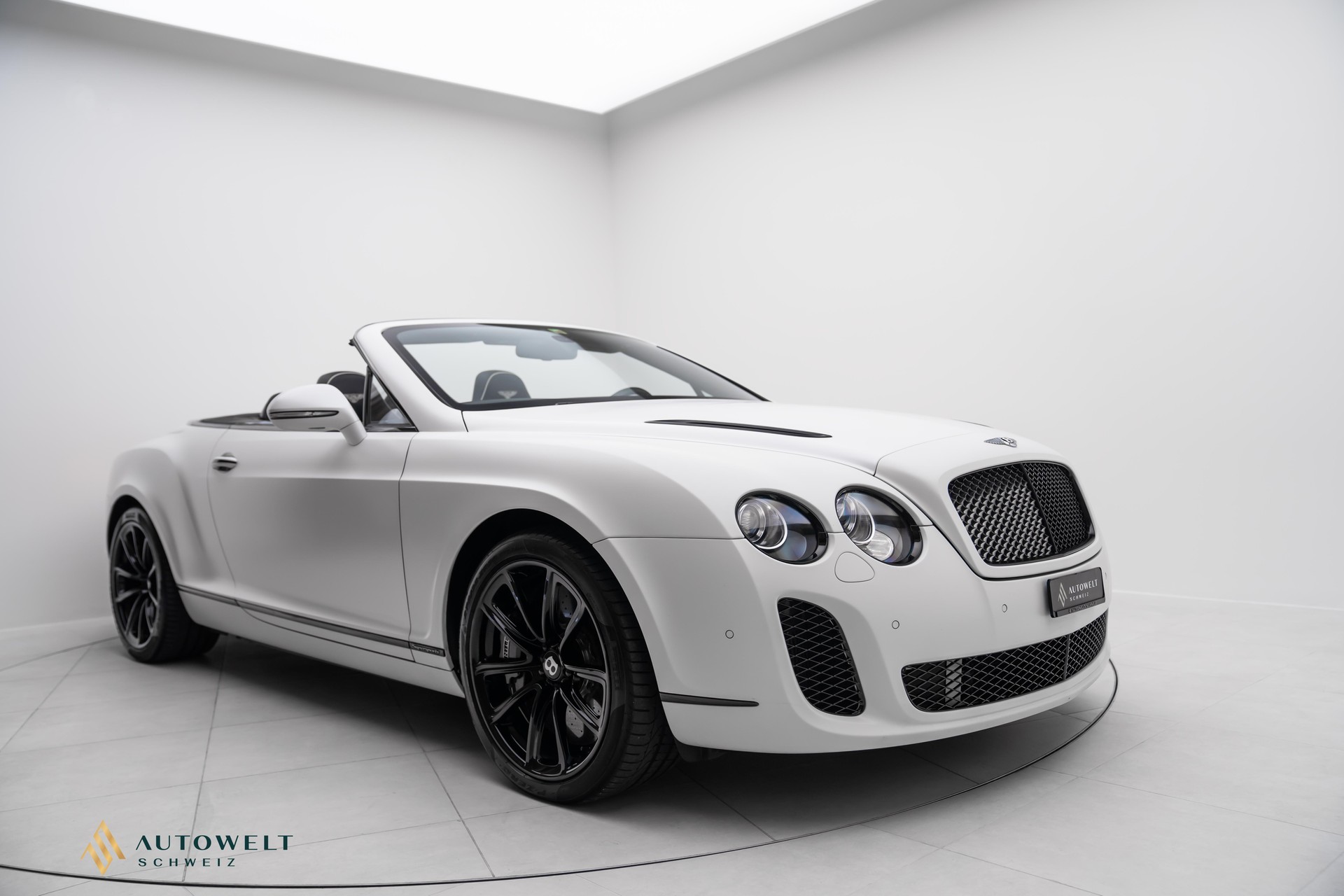 BENTLEY Continental Supersports Convertible 6.0 / Bugatti Sitze