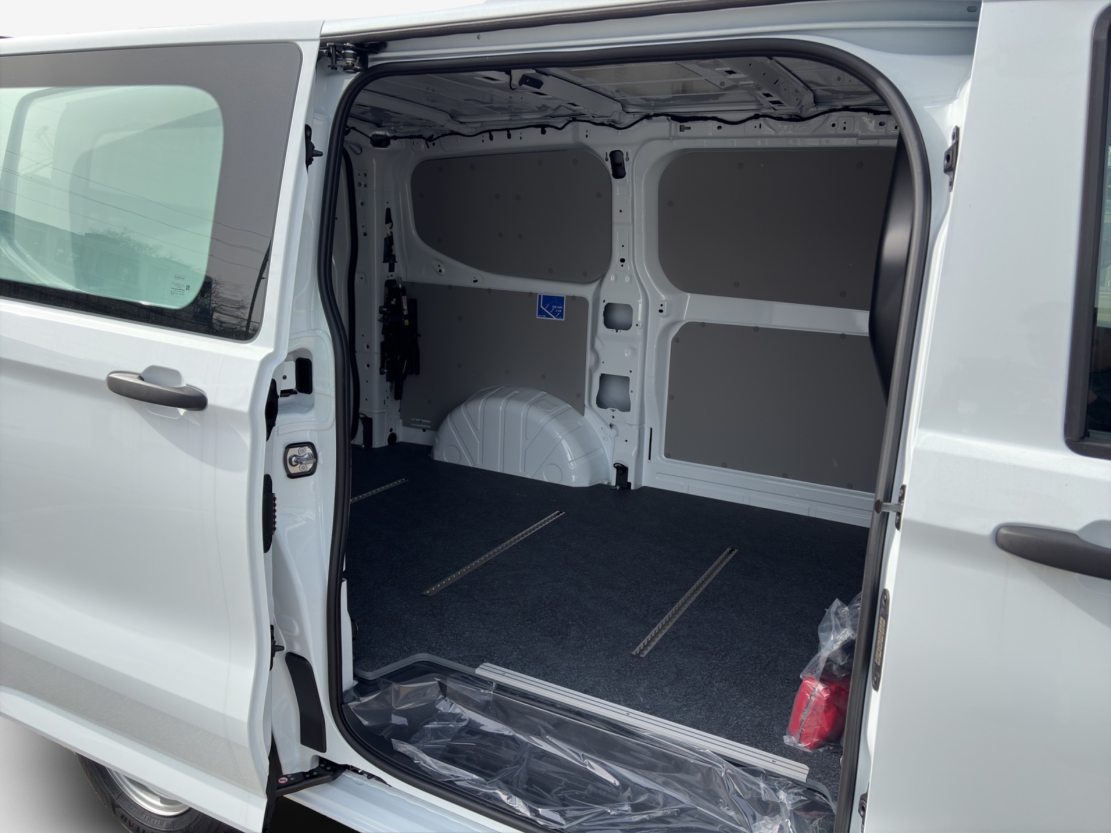 VW Transporter 2.0 TDI 4Motion Automat-image-11