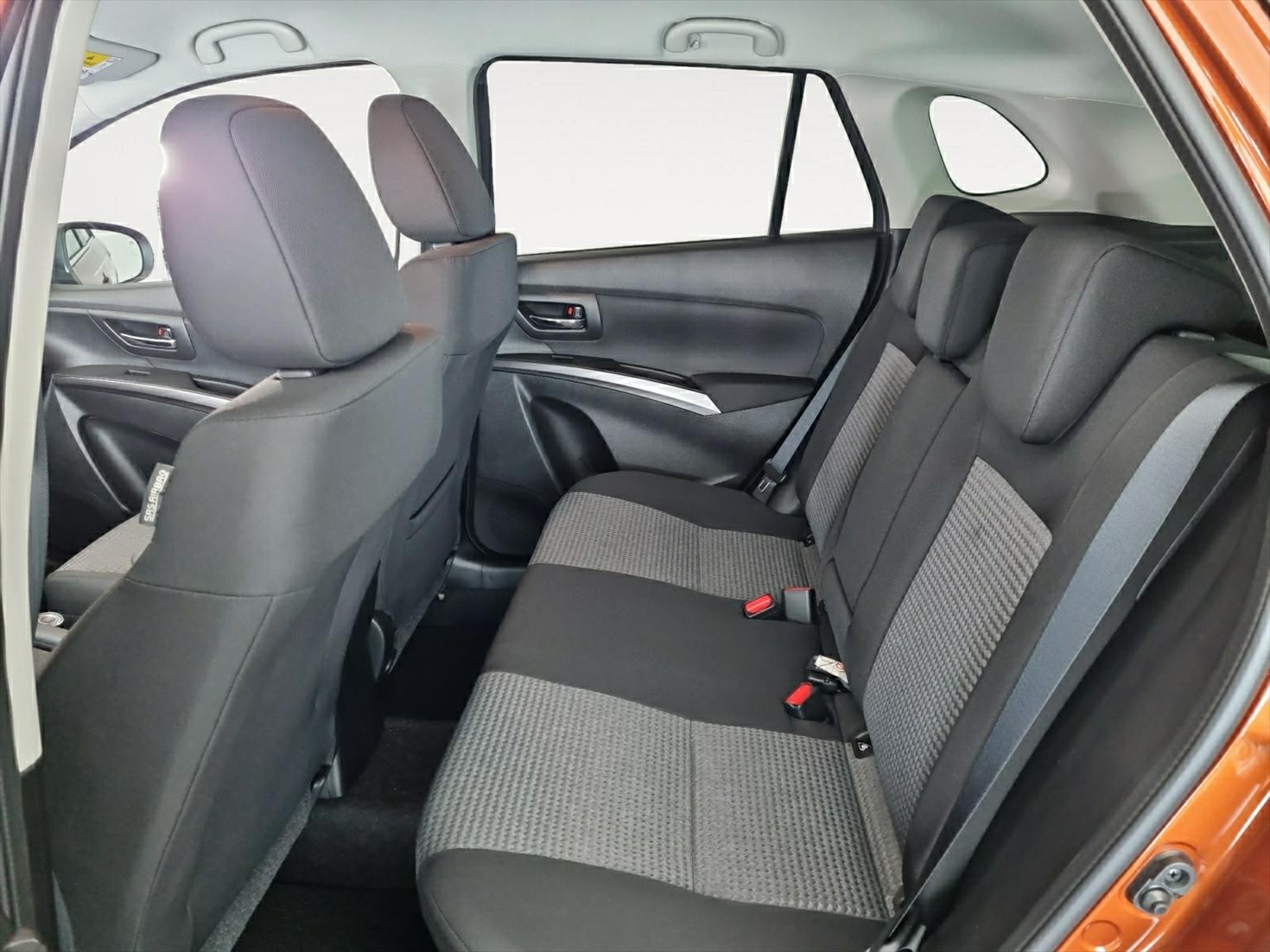 SUZUKI S-Cross 1.4 T Compact+ Hybrid 4x4-image-14