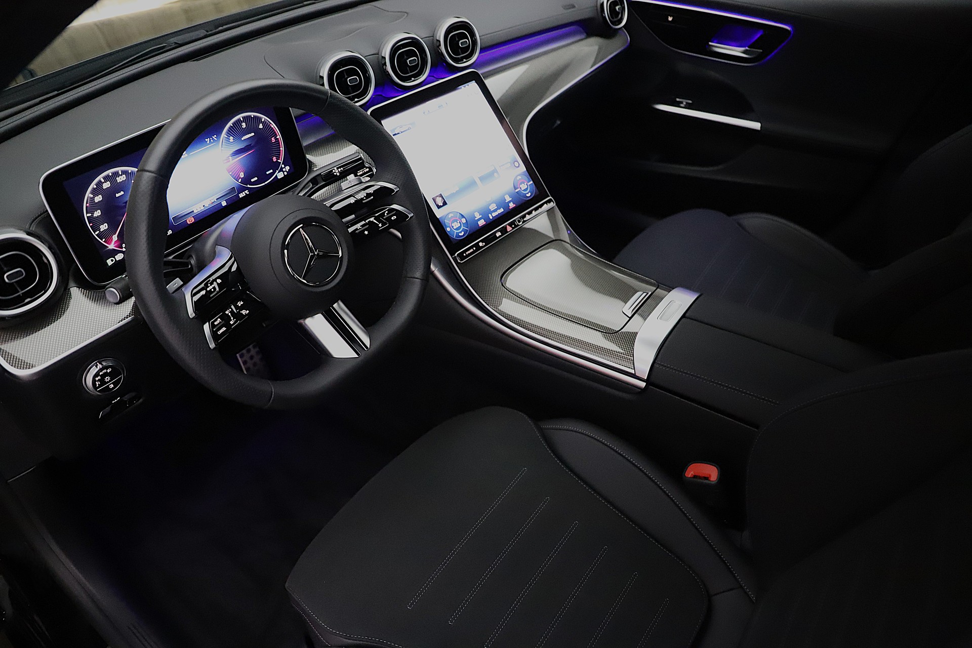 MERCEDES-BENZ C 220 d AMG Line Advance-image-4