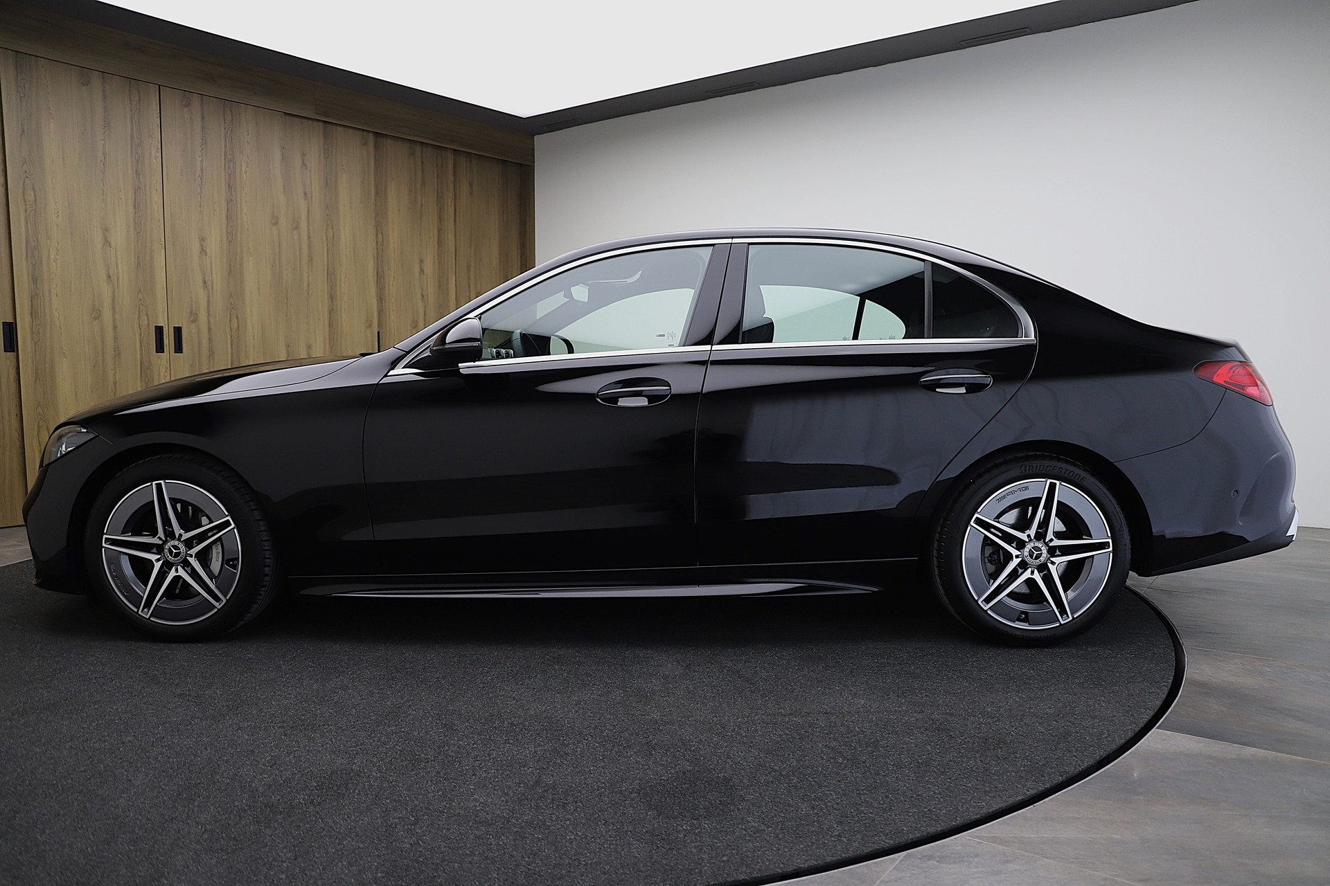 MERCEDES-BENZ C 220 d AMG Line Advance-image-2