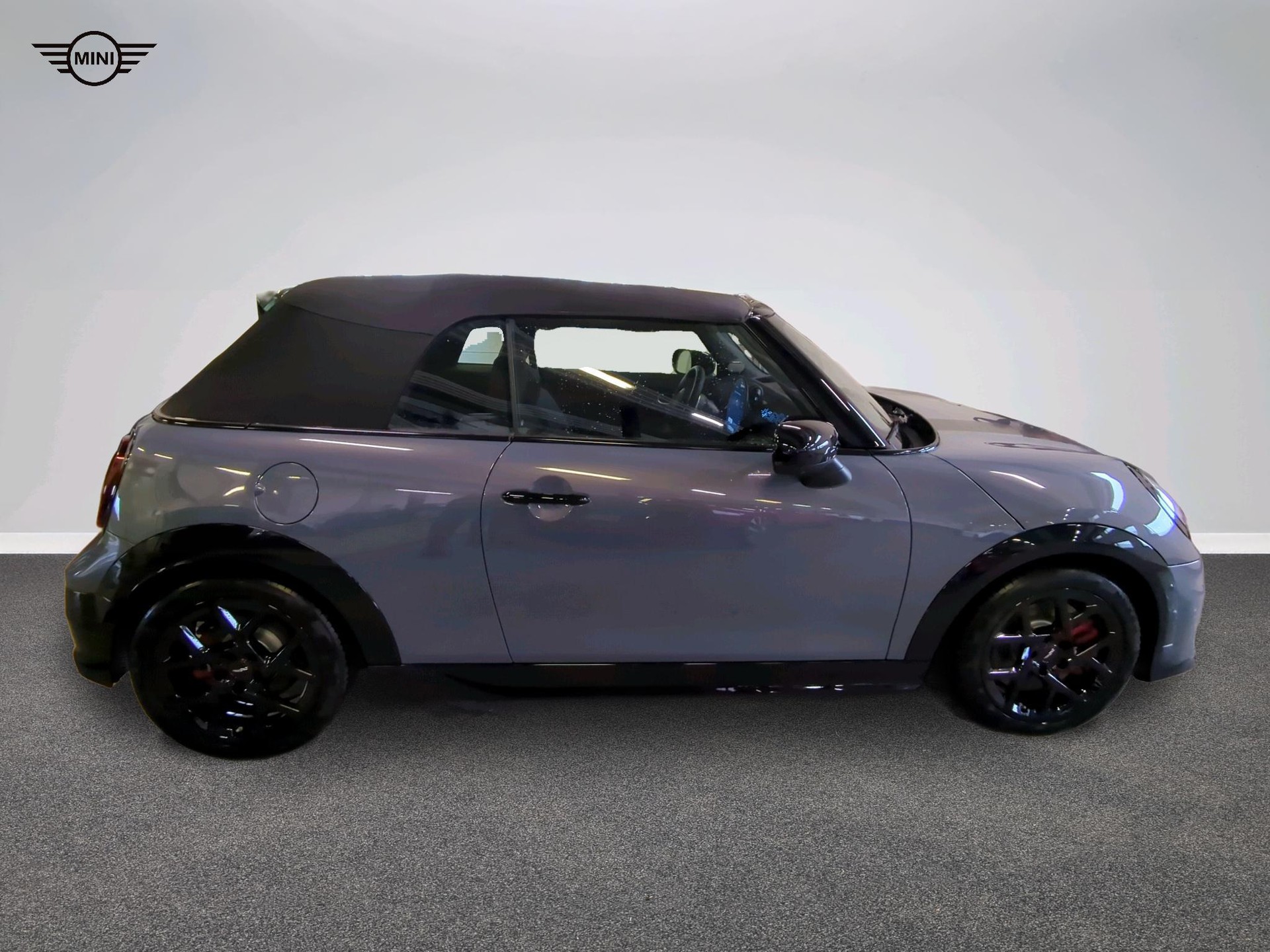 MINI John Cooper Works Cabrio-image-1
