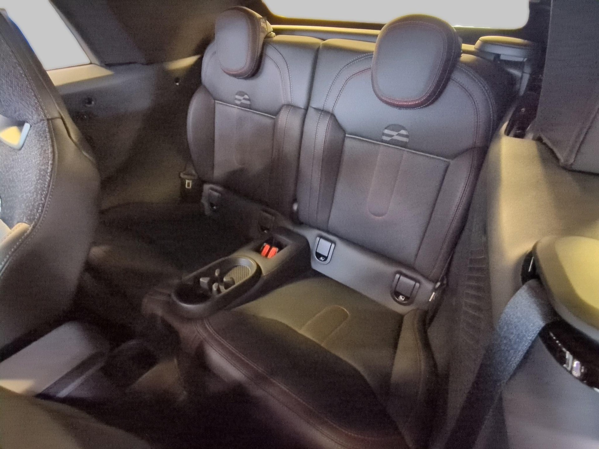 MINI John Cooper Works Cabrio-image-16
