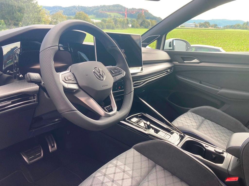 VW Golf 1.5 e TSI mHEV R-Line DSG-image-9