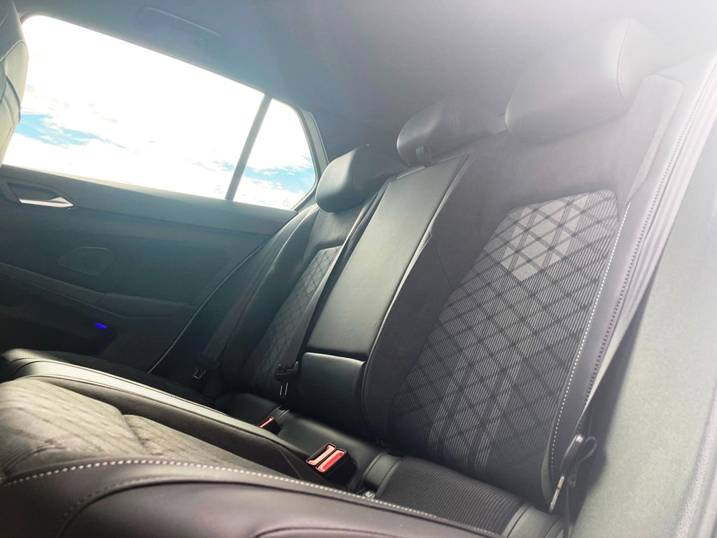 VW Golf 1.5 e TSI mHEV R-Line DSG-image-17