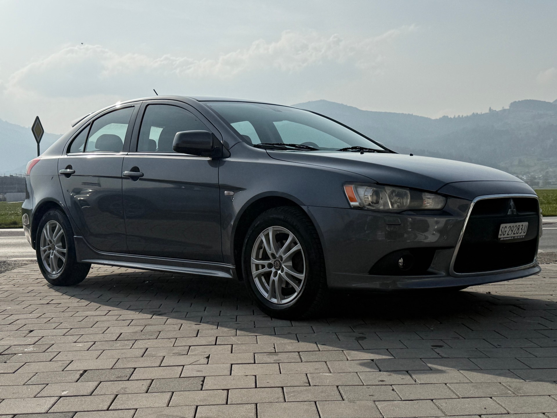 MITSUBISHI Lancer Sportback 1.8 Invite CVT-image-1