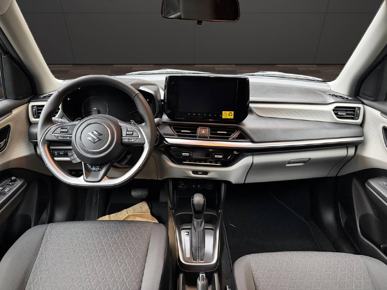 SUZUKI Swift 1.2 Sakura Top Hybrid-image-4