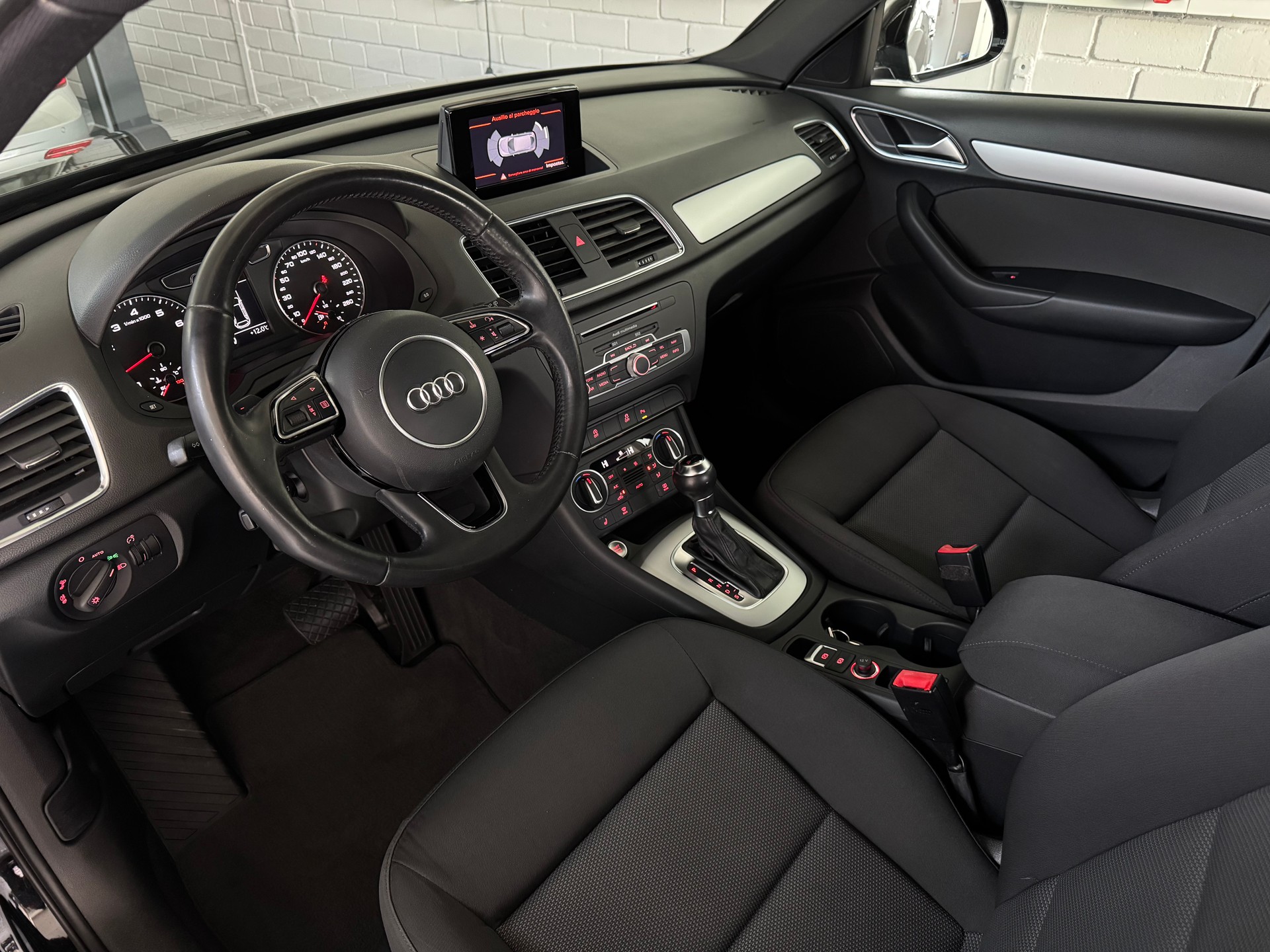 AUDI Q3 1.4 TFSI S-tronic-image-4
