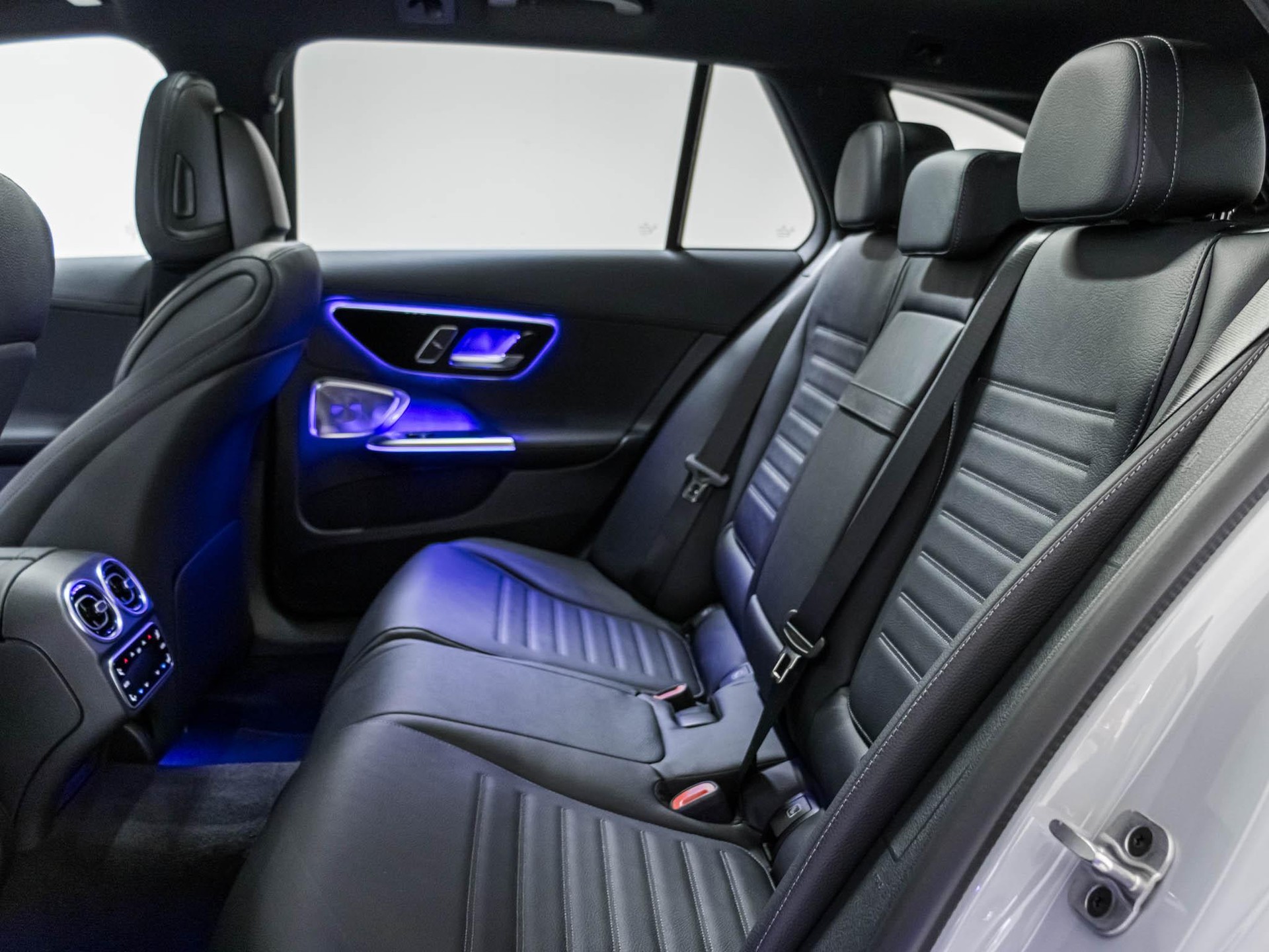 MERCEDES-BENZ C 220 d 4MATIC T-Modell Swiss Star-image-7
