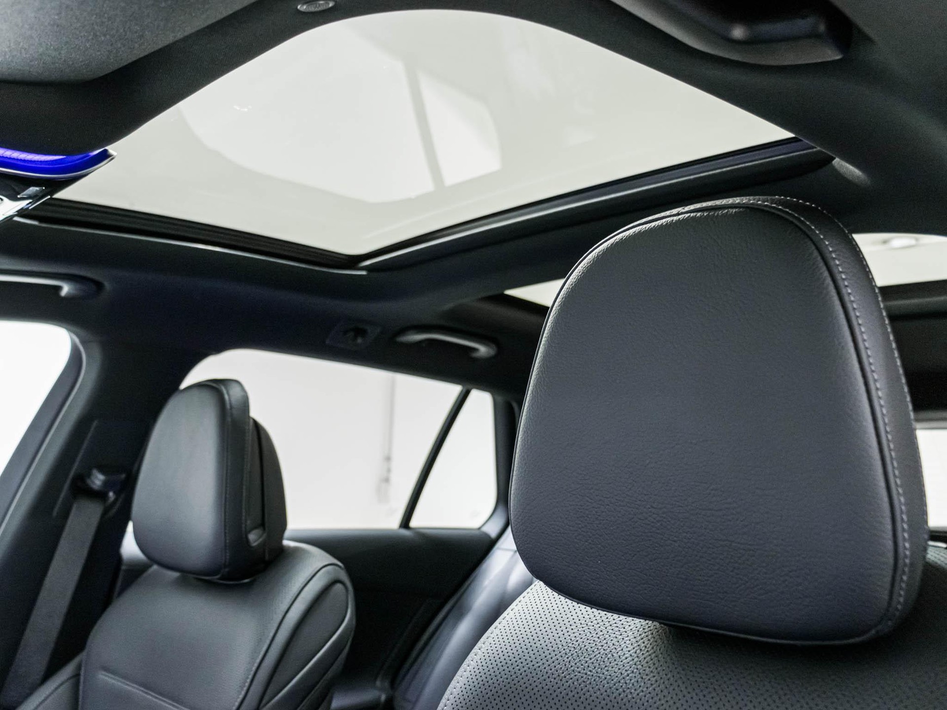 MERCEDES-BENZ C 220 d 4MATIC T-Modell Swiss Star-image-8