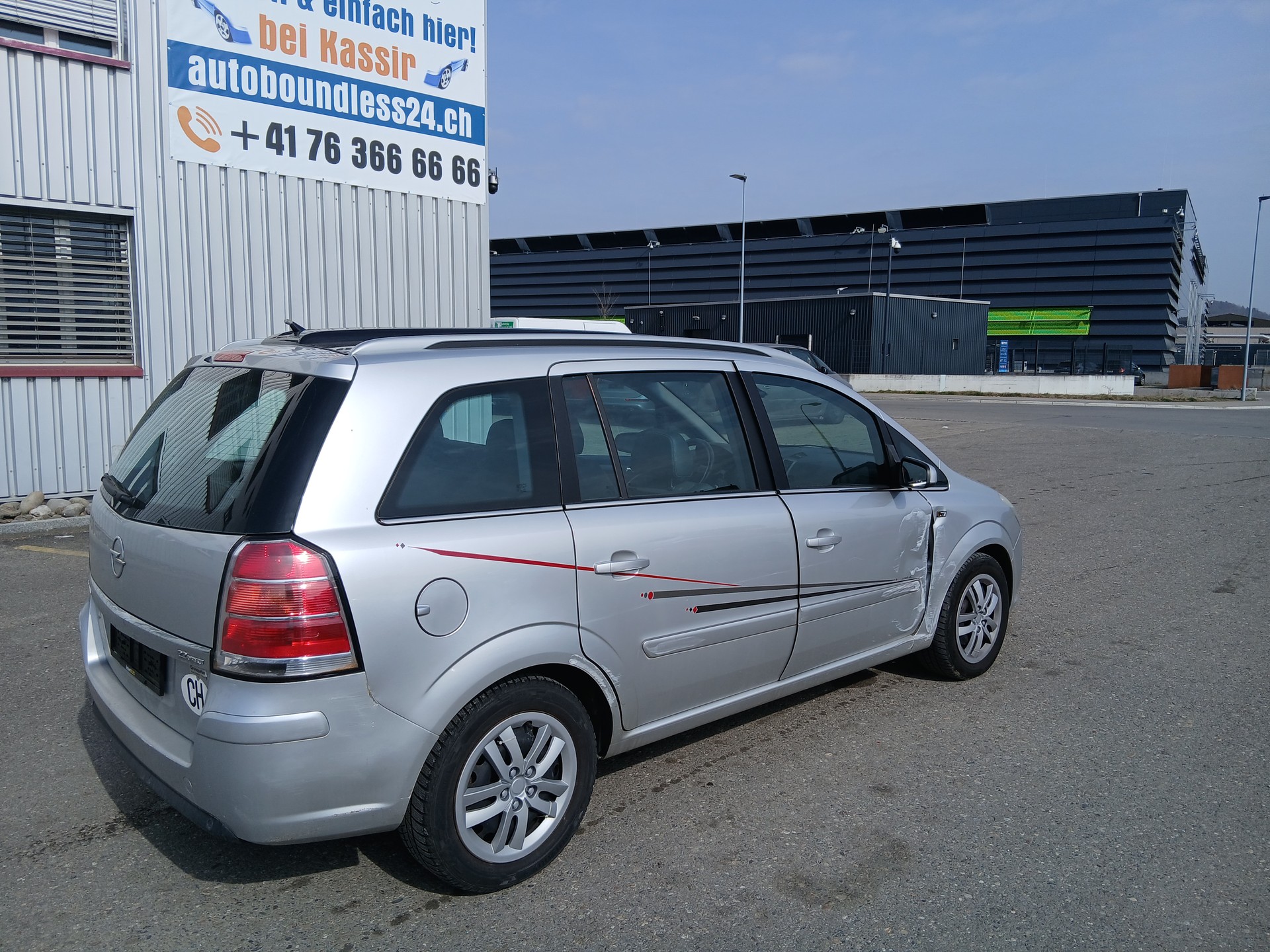 OPEL Zafira 2.2i 16V Essentia-image-3