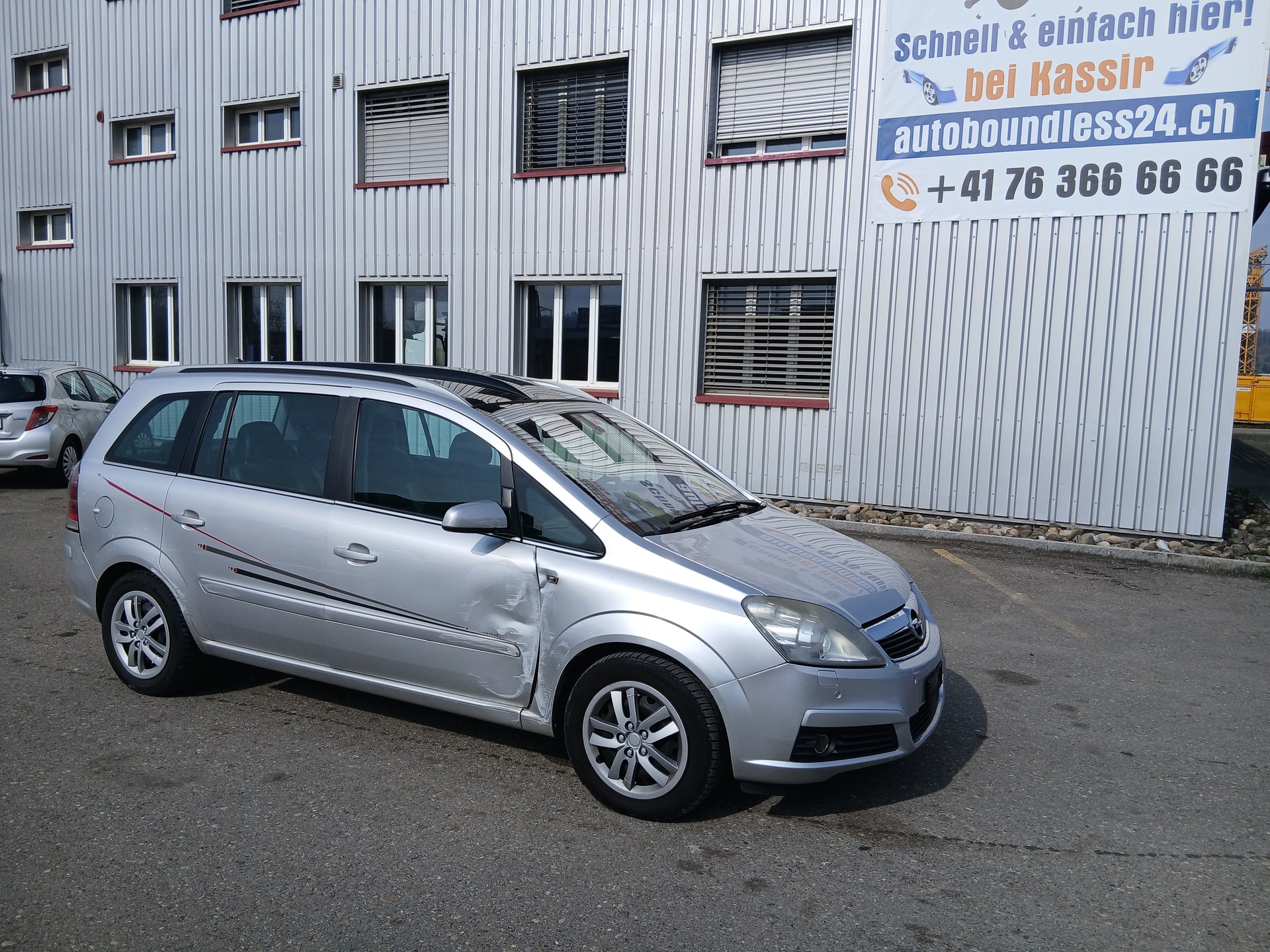 OPEL Zafira 2.2i 16V Essentia-image-2