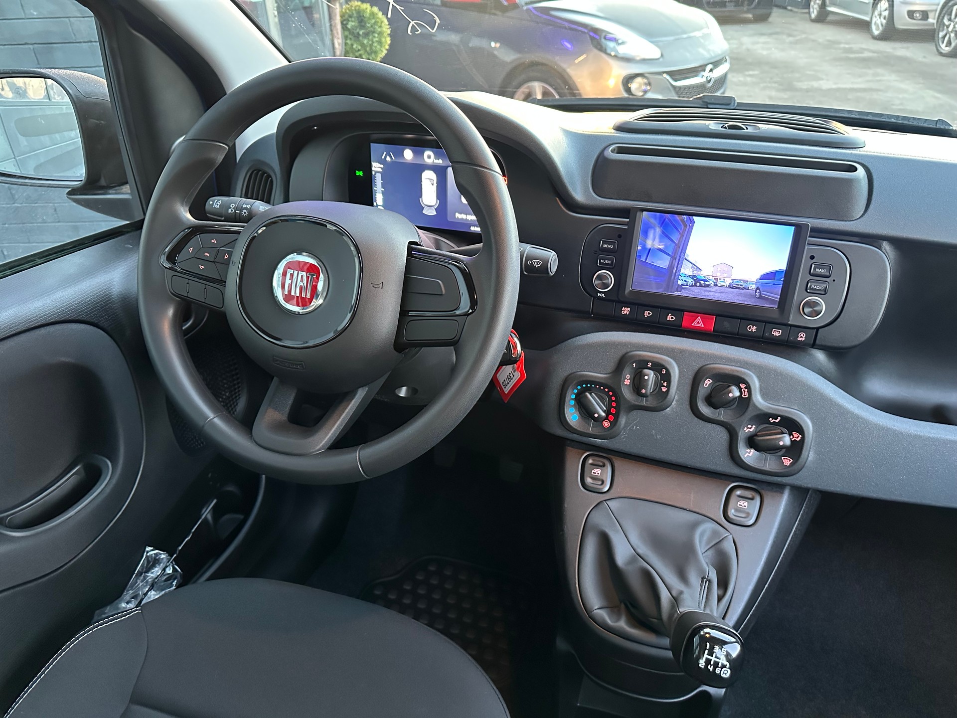 FIAT Panda 1.0 MHEV Pandina-image-9