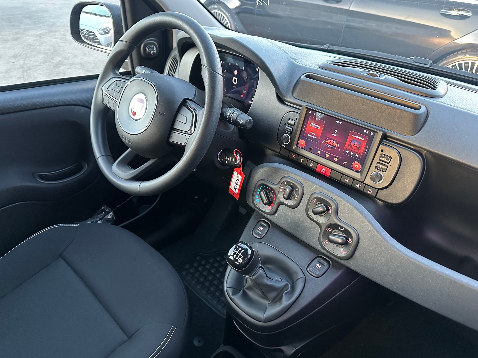FIAT Panda 1.0 MHEV Pandina-image-17
