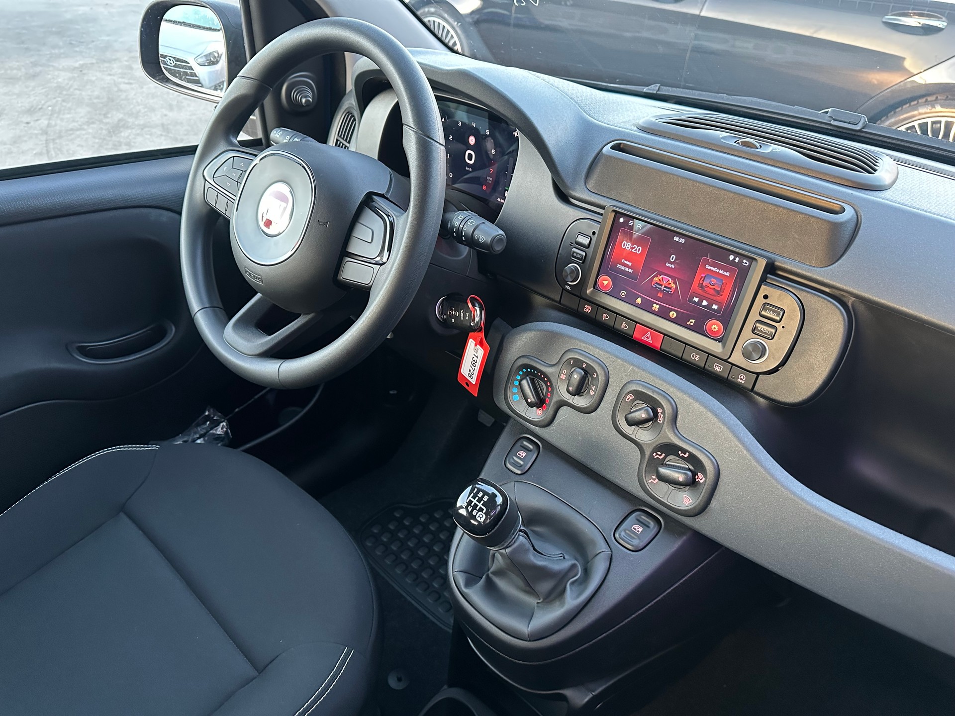 FIAT Panda 1.0 MHEV Pandina-image-15