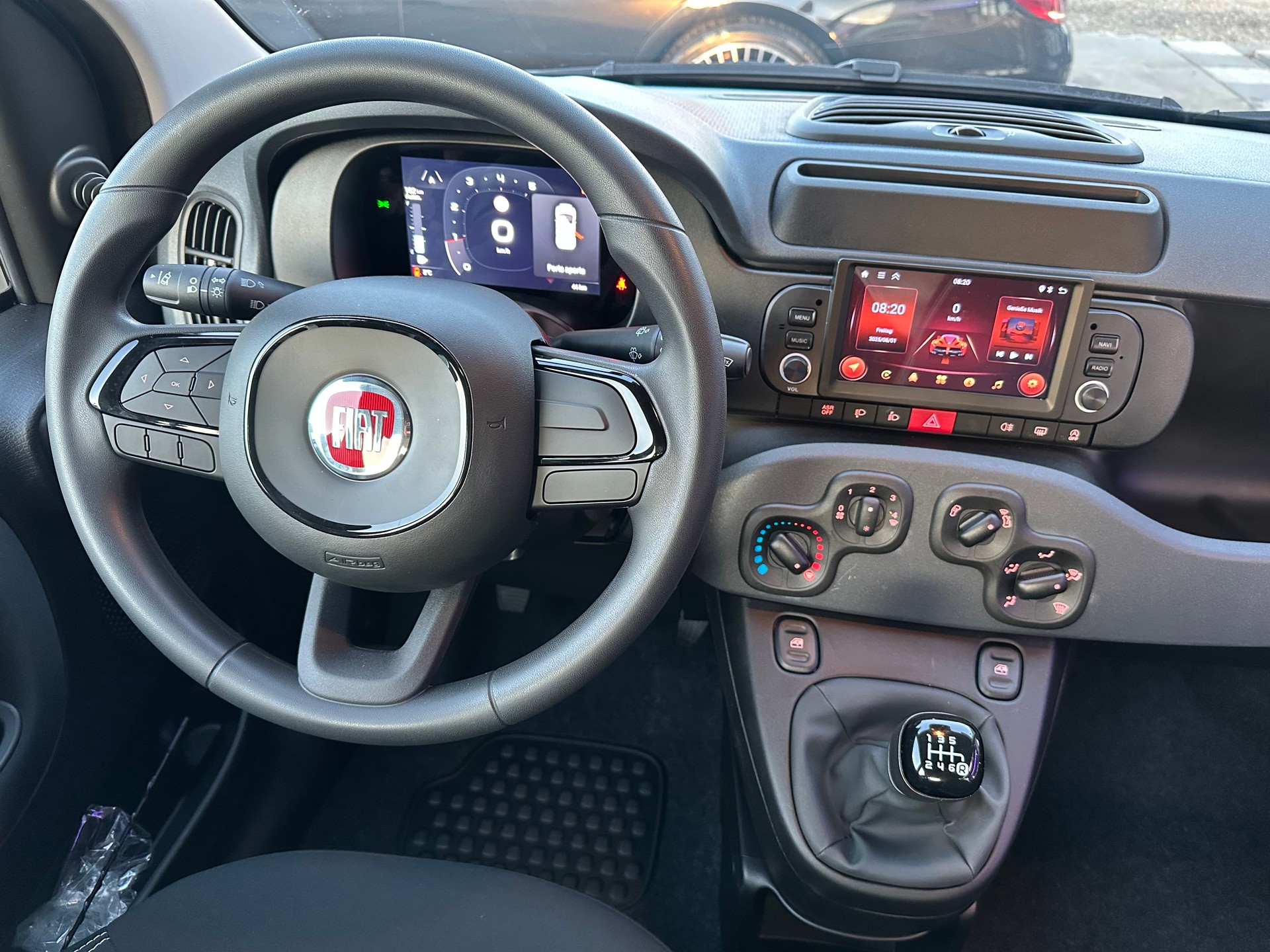 FIAT Panda 1.0 MHEV Pandina-image-16