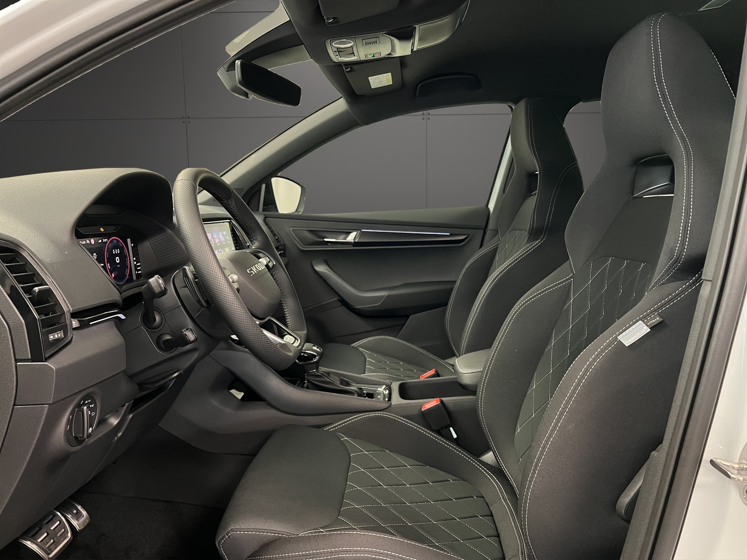 SKODA Karoq 2.0 TSI Dynamic Limited Edition 4x4 DSG-image-5