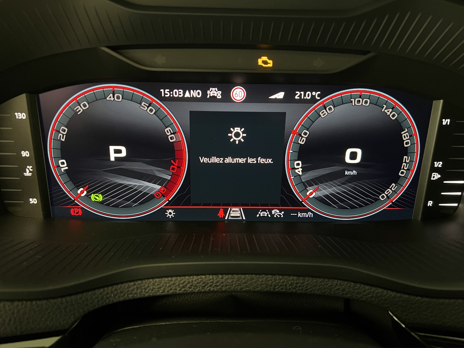 SKODA Karoq 2.0 TSI Dynamic Limited Edition 4x4 DSG-image-7