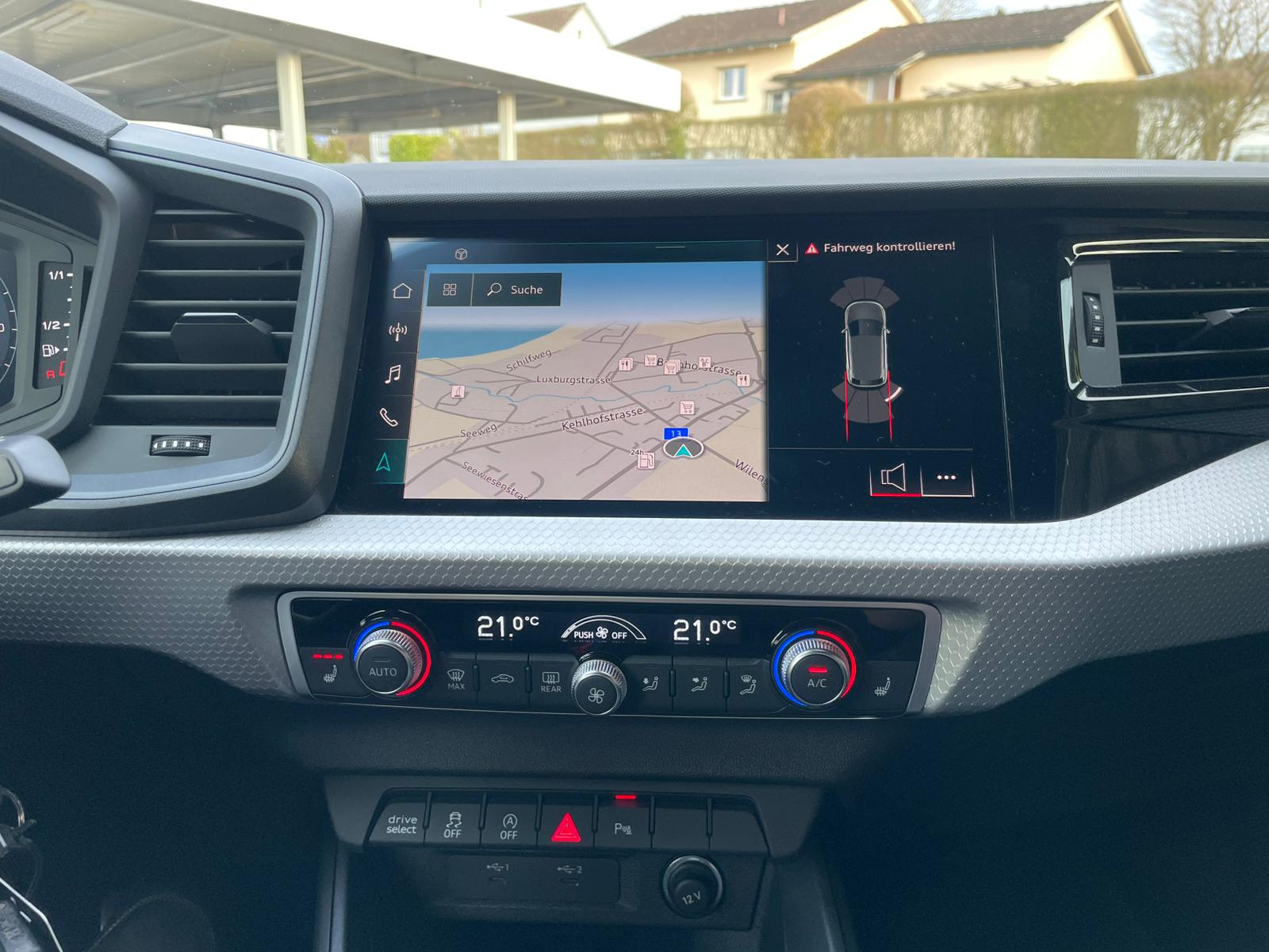 AUDI A1 Sportback 40 TFSI S Line S-tronic-image-11