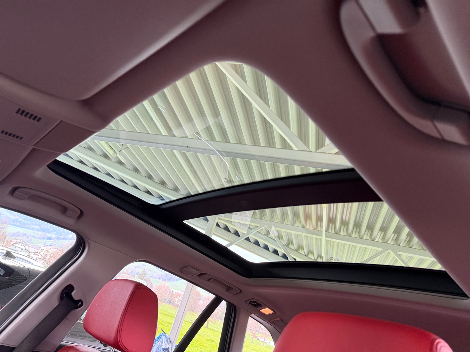 BMW X1 28i xDrive-image-14