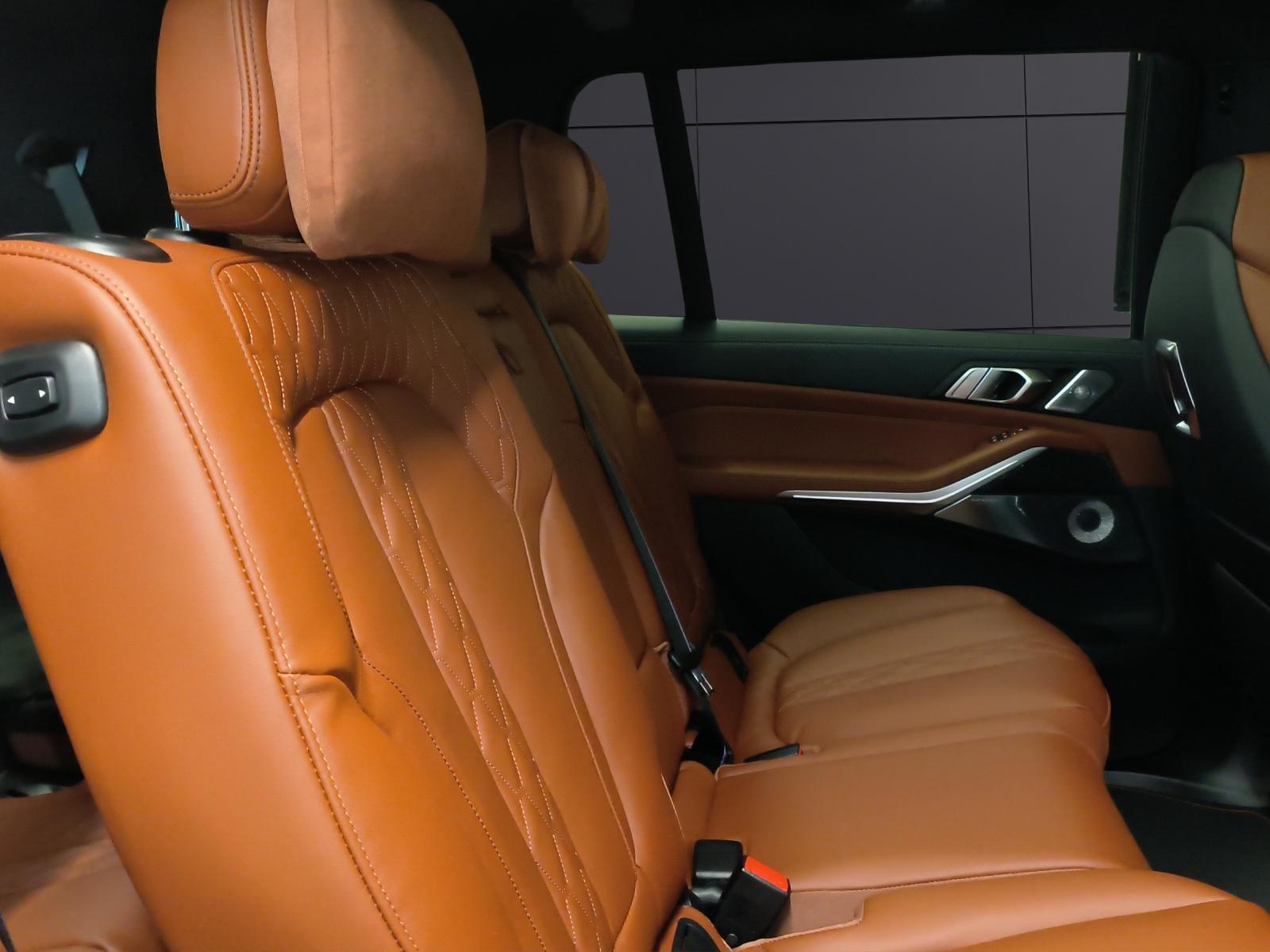 BMW X7 40d xDrive-image-14