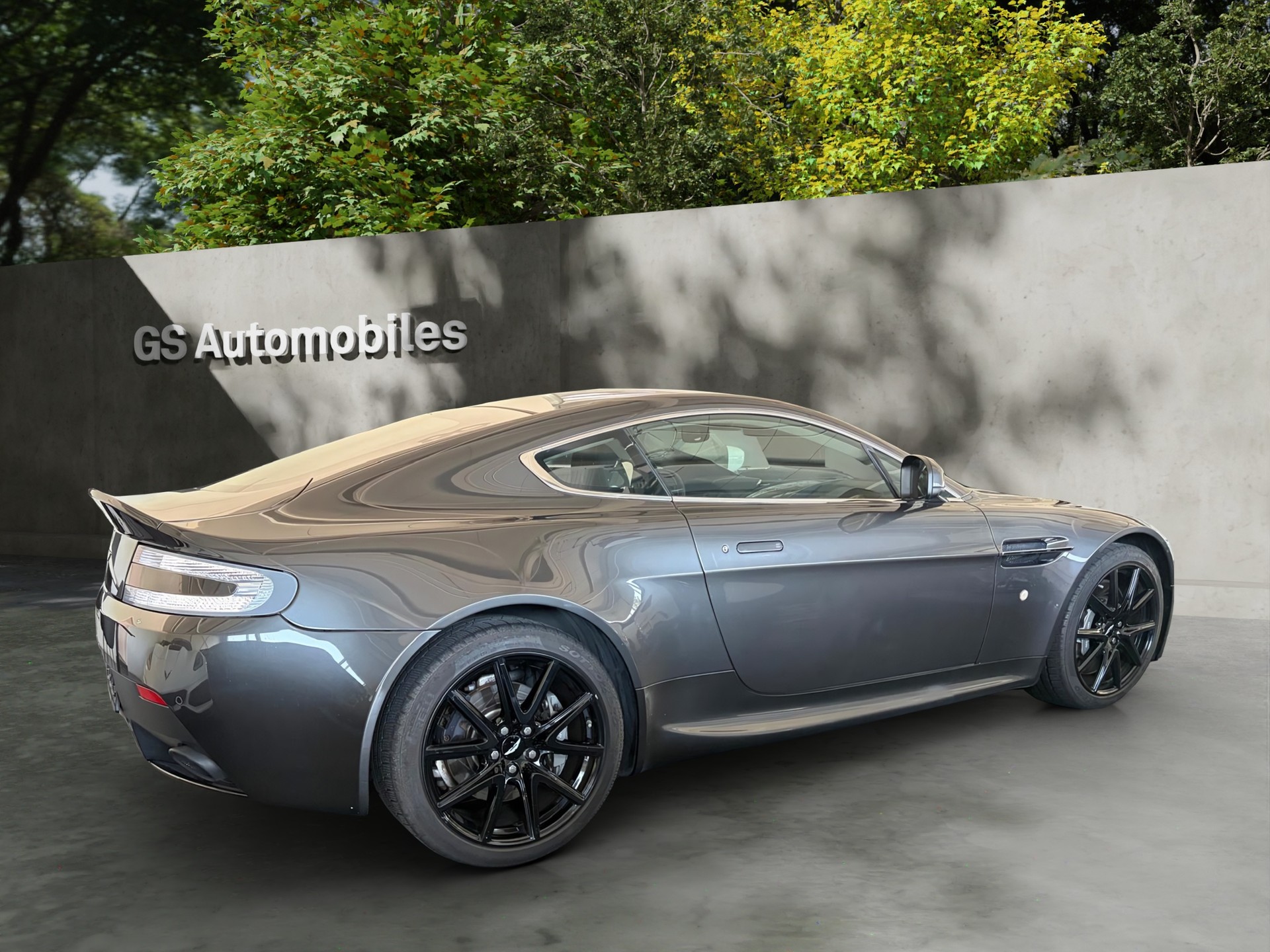 ASTON MARTIN V8 Vantage 4.7-image-2