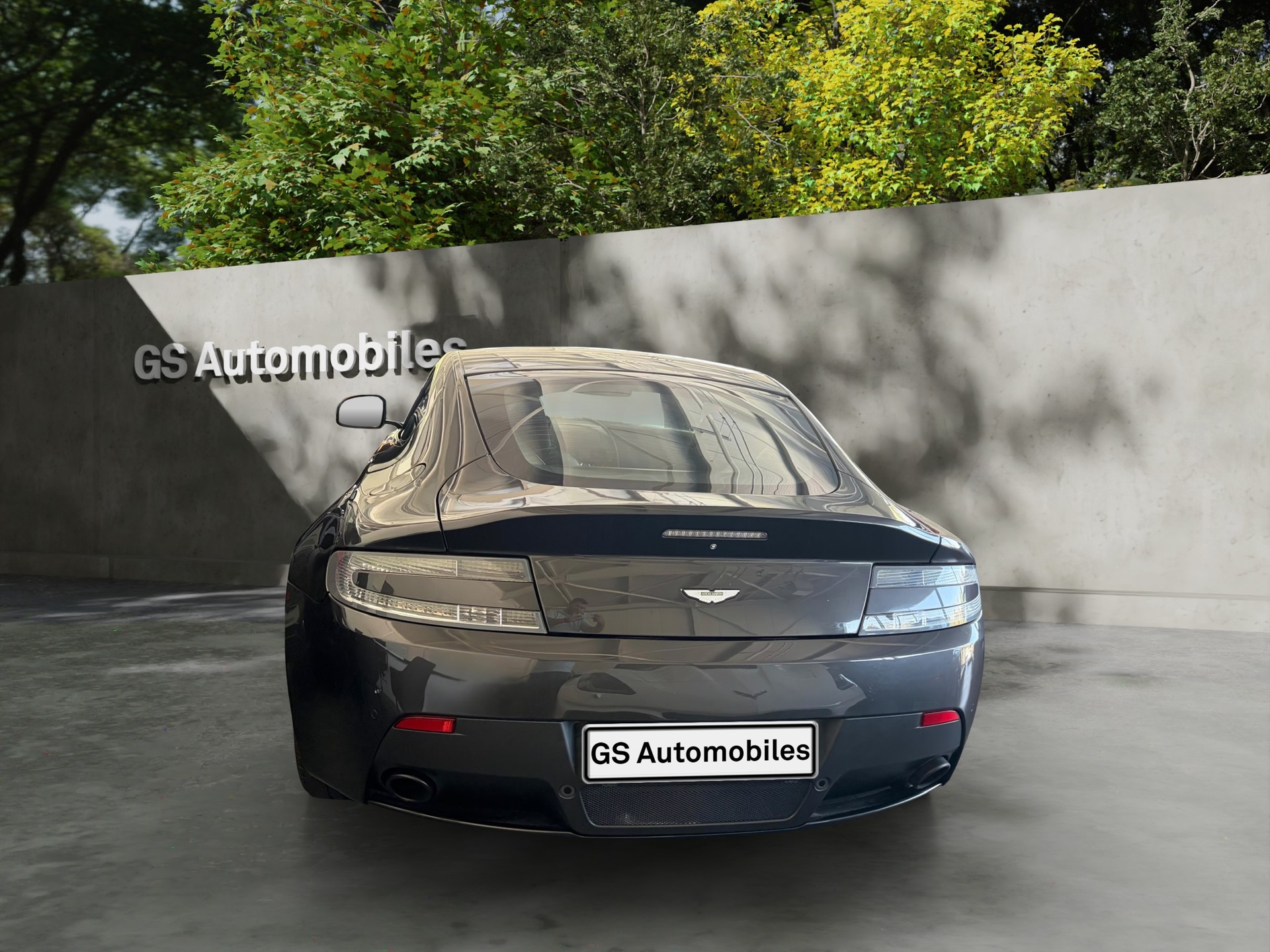 ASTON MARTIN V8 Vantage 4.7-image-4