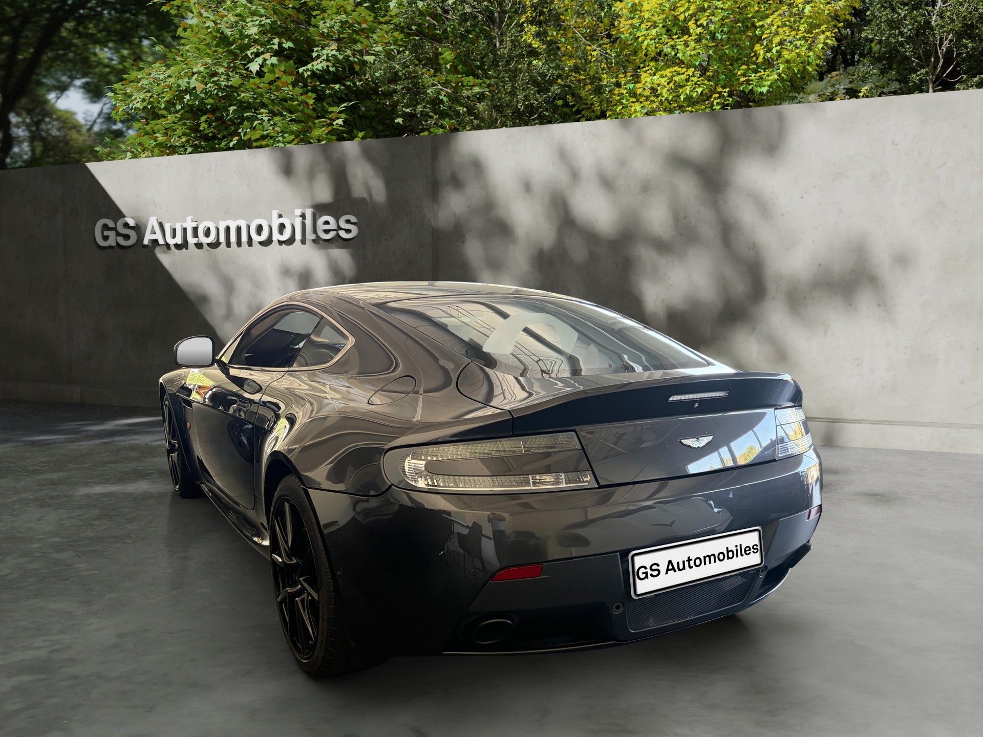 ASTON MARTIN V8 Vantage 4.7-image-5
