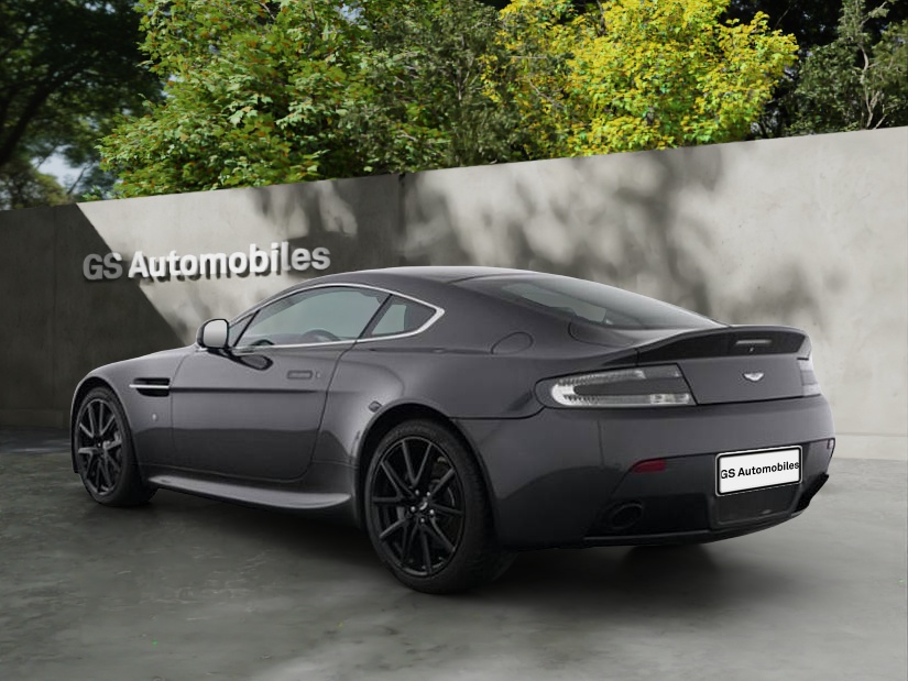 ASTON MARTIN V8 Vantage 4.7-image-2