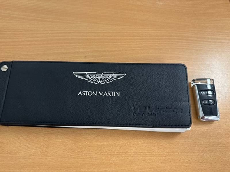 ASTON MARTIN V8 Vantage 4.7-image-5