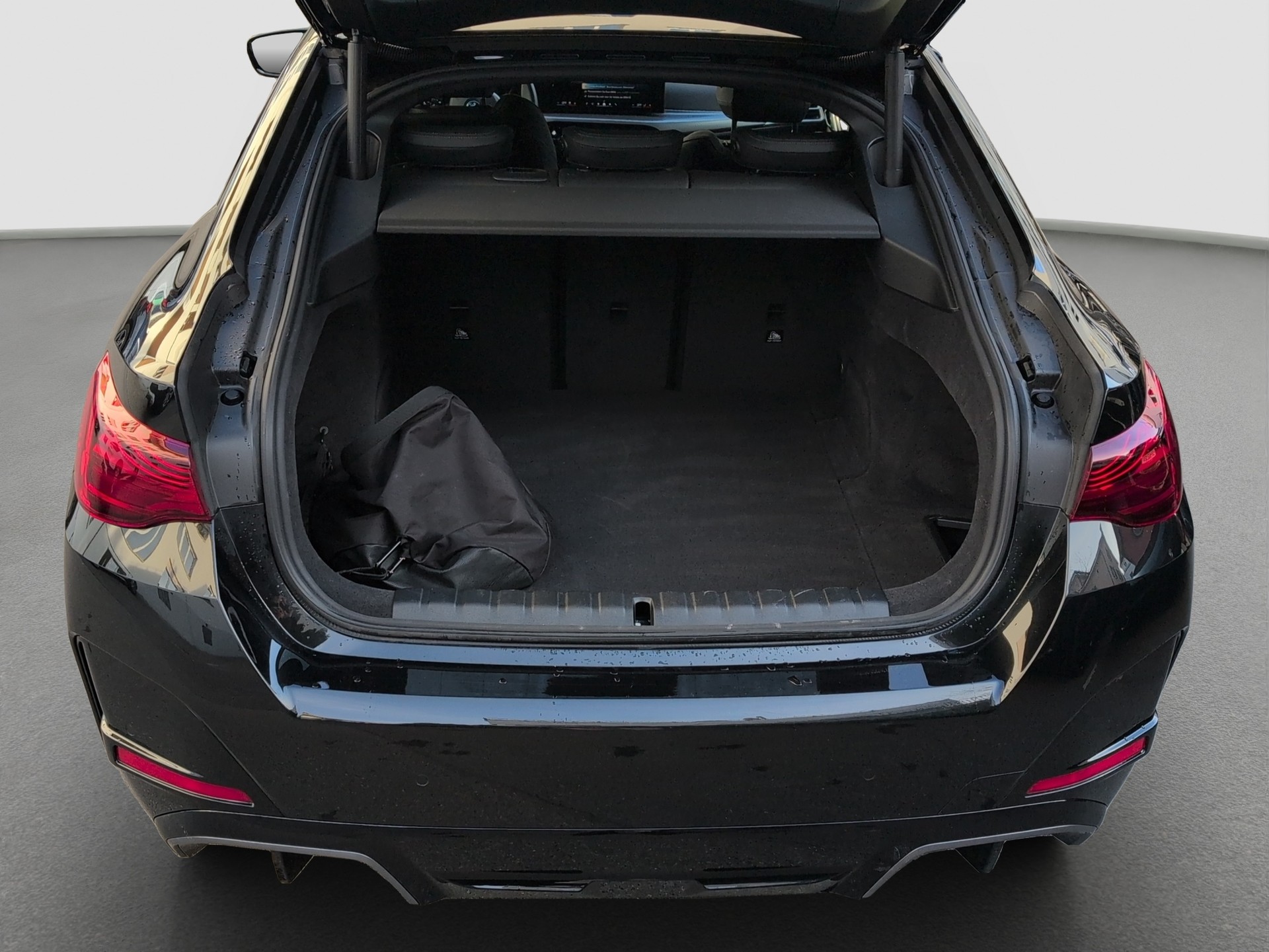 BMW i4 M60 M Sport Pro-image-5