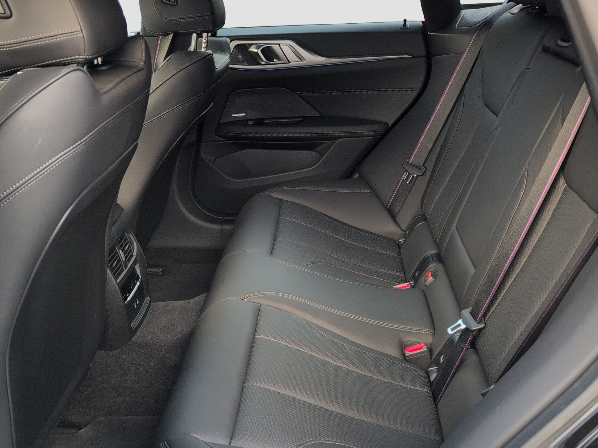 BMW i4 M60 M Sport Pro-image-12