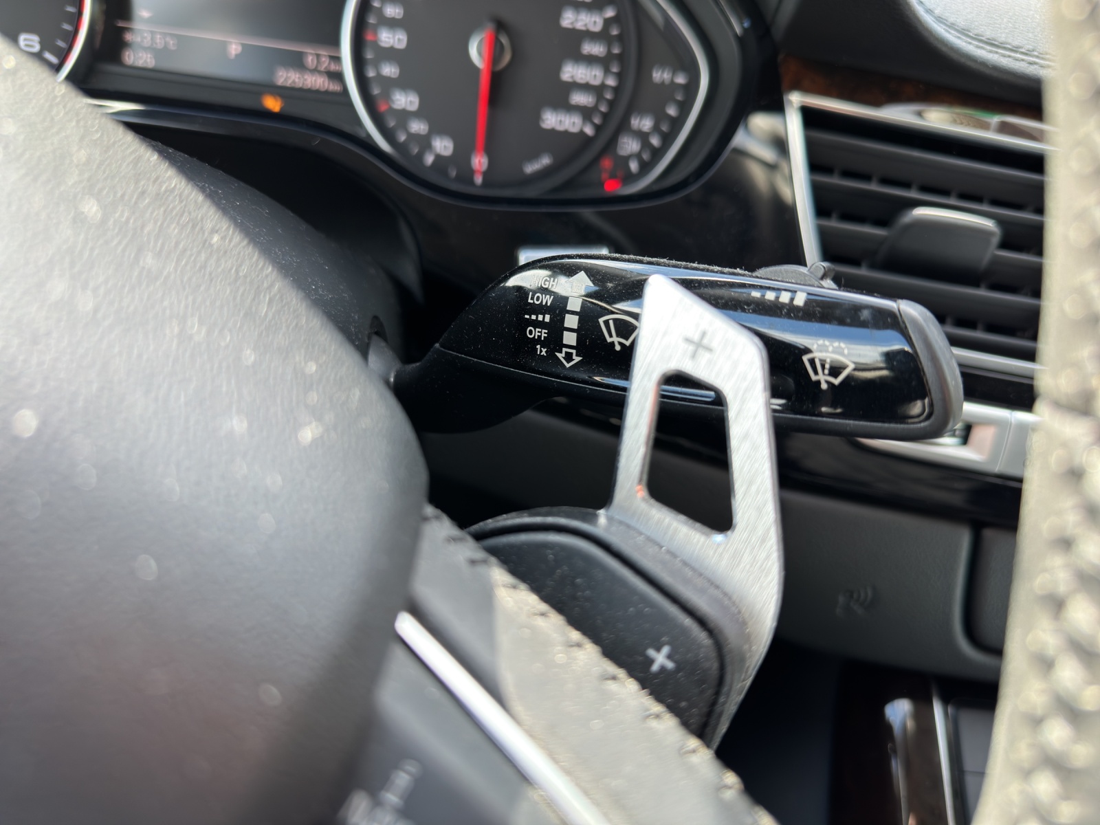 AUDI A8 3.0 TDI quattro tiptronic-image-17